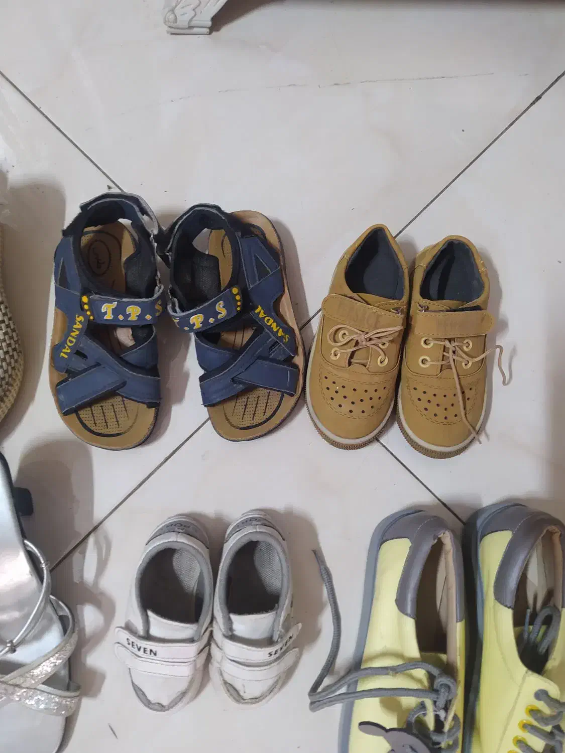 کفش|کیف، کفش، کمربند|مشهد, کوی سیدی|دیوار