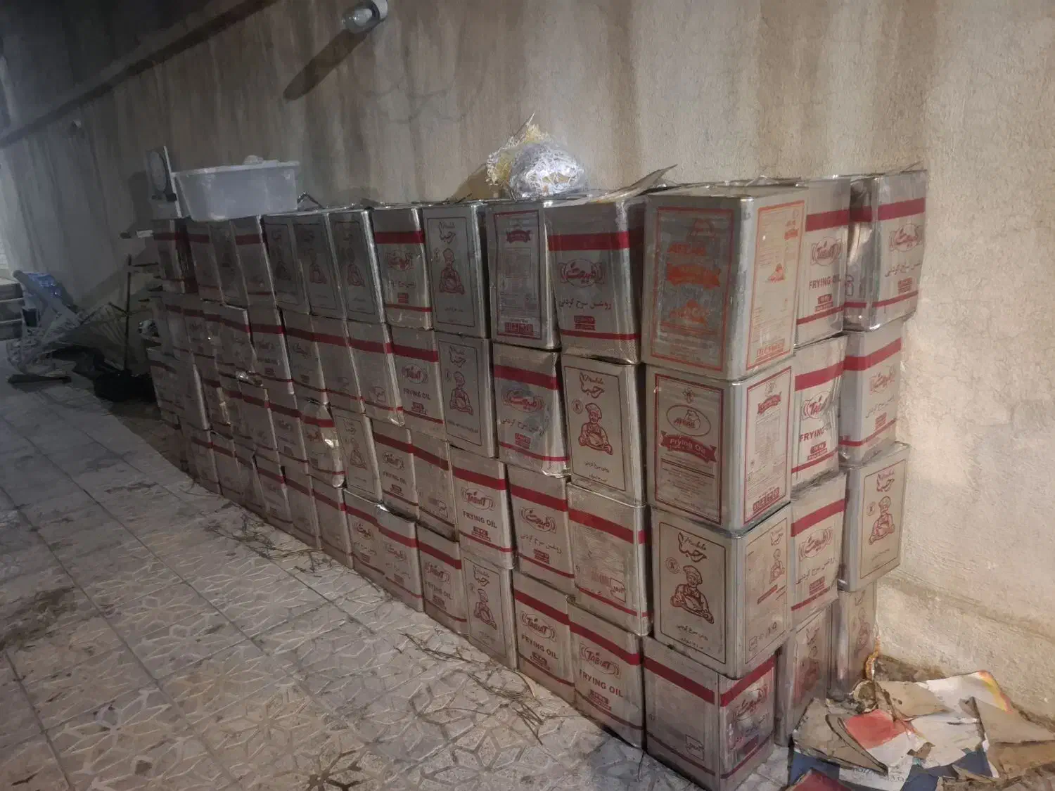 حلب خالی|ظروف نگهدارنده، پلاستیکی، یک‌بارمصرف|ساوه, |دیوار