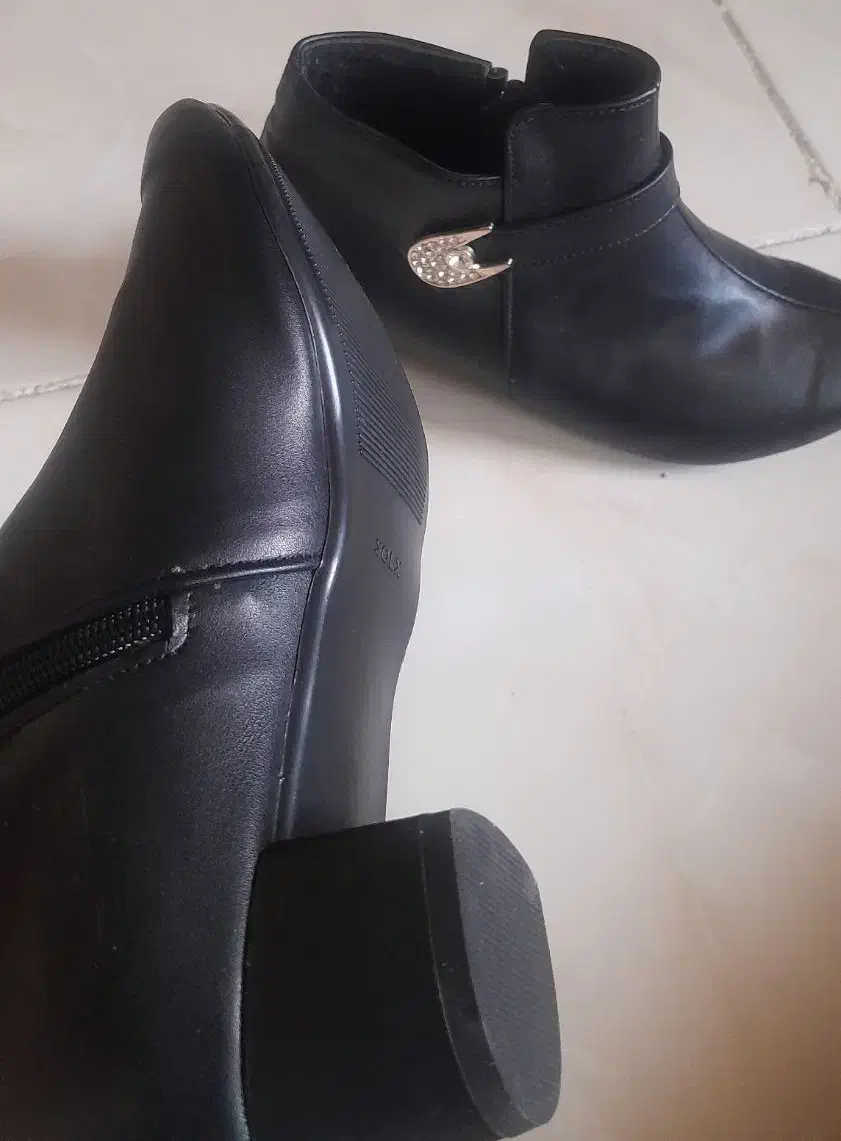 کفش ساده و شیک|کیف، کفش، کمربند|گلبهار, شهر جدید گلبهار|دیوار