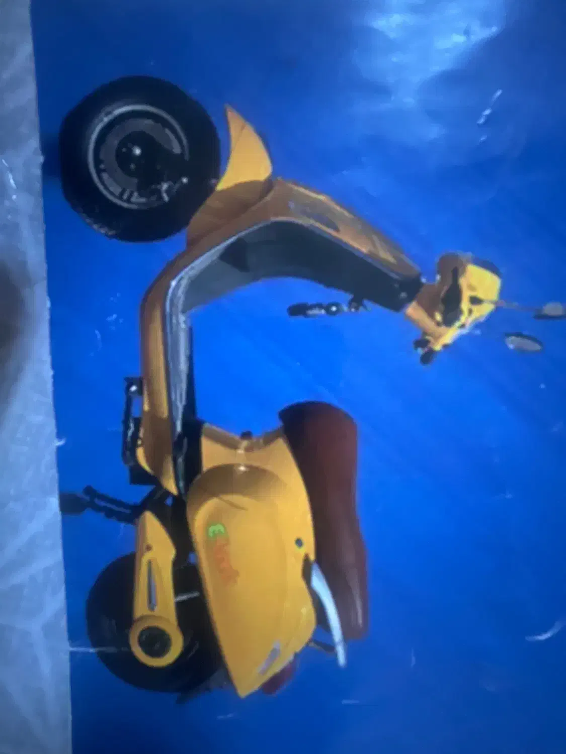 موتور برقی ایباک|موتورسیکلت|رشت, پل تالشان|دیوار