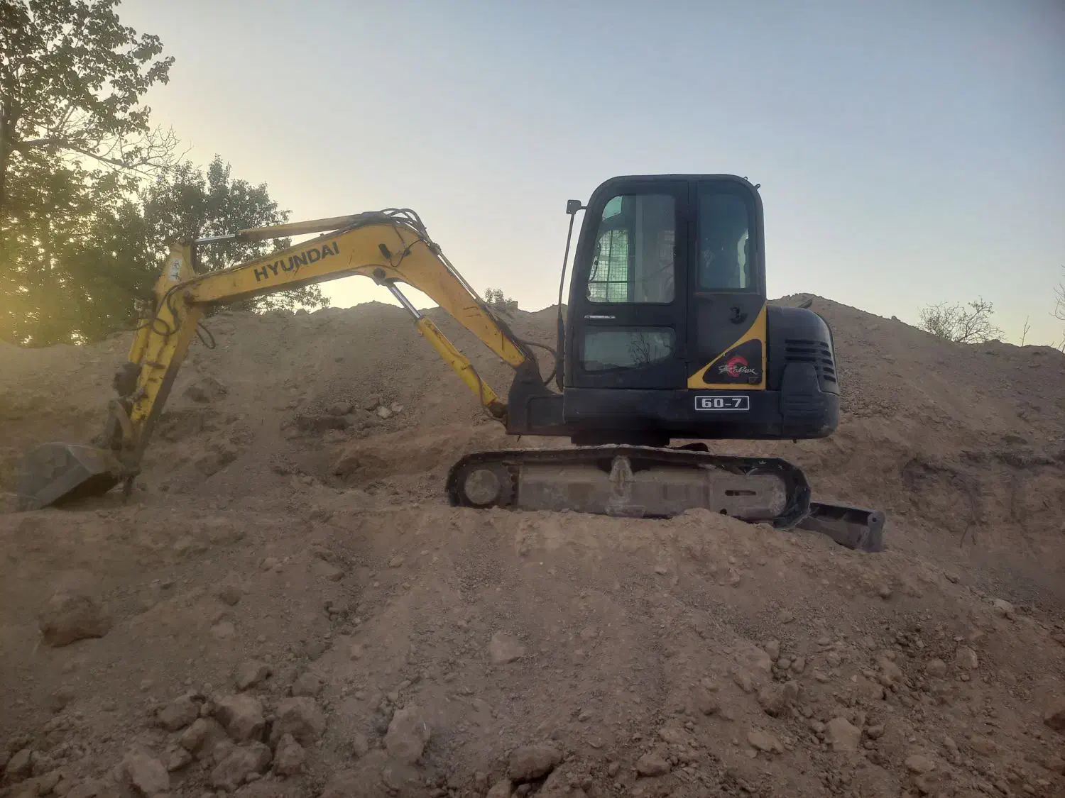 مینی بیل هیوندا|ماشینآلات صنعتی|اسلامشهر, ملکآباد|دیوار