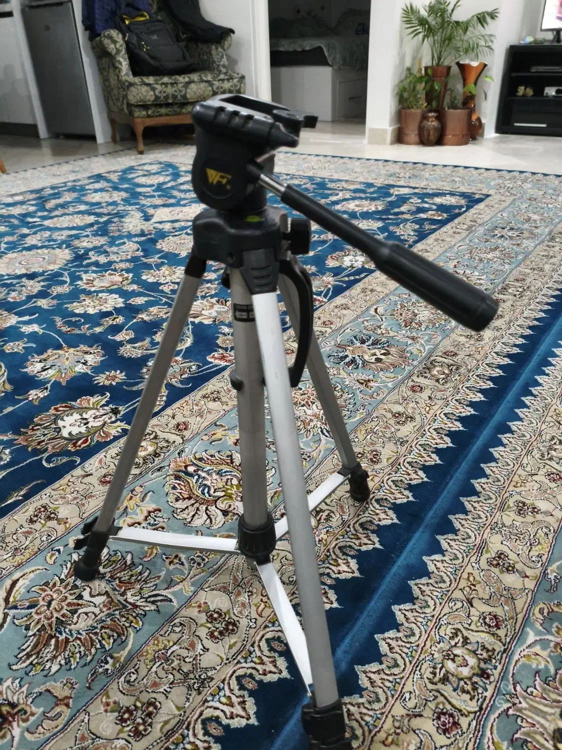 سه پایه دوربین + کارت حافظه رم 64+SD 128 +میکروSD|دوربین عکاسی و فیلم‌برداری|تهران, شهرک آزادی|دیوار