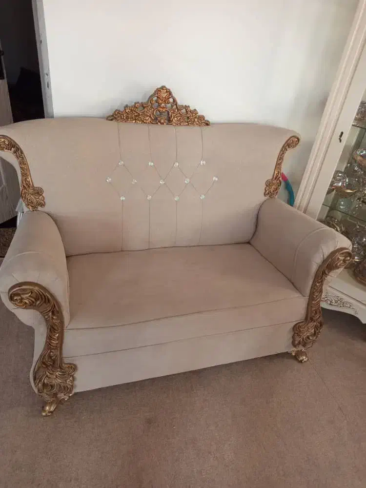 مبل|مبلمان خانگی و میز عسلی|گرمی, |دیوار