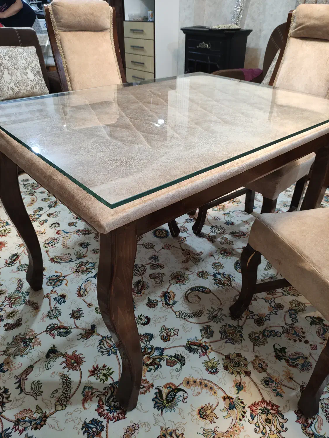 میز نهار خوری چهار نفره|میز و صندلی غذاخوری|رشت, شهریاران|دیوار