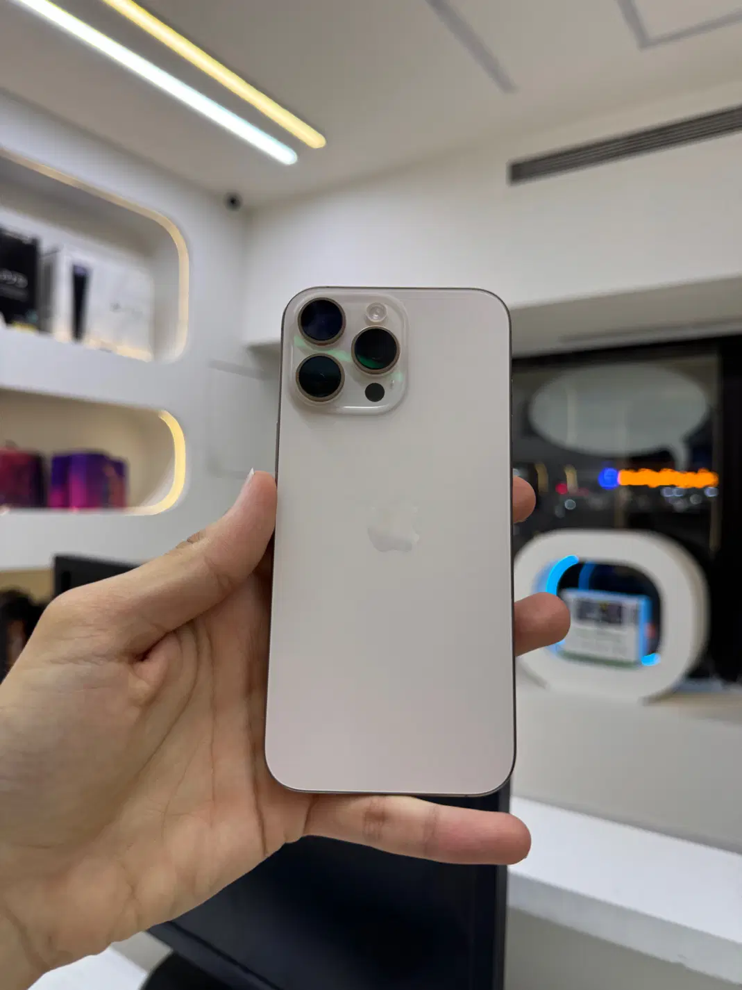 Iphone 16 Promax|موبایل|اصفهان, درب کوشک|دیوار