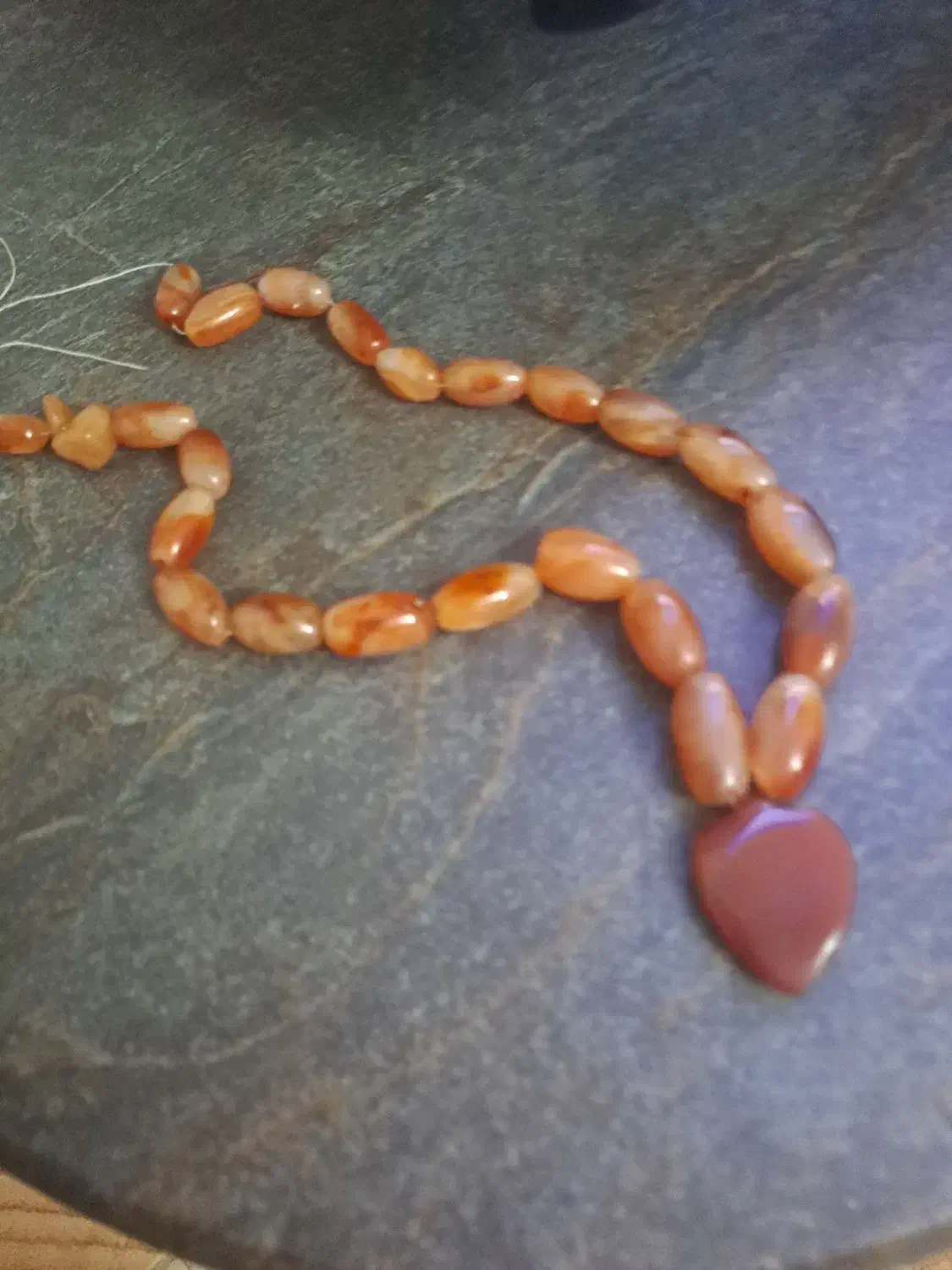 گردنی عقیق کهنه|جواهرات|رشت, نظری|دیوار