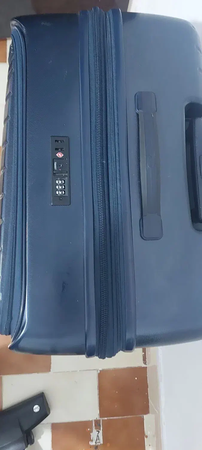 چمدان|کیف، کفش، کمربند|کاشمر, |دیوار