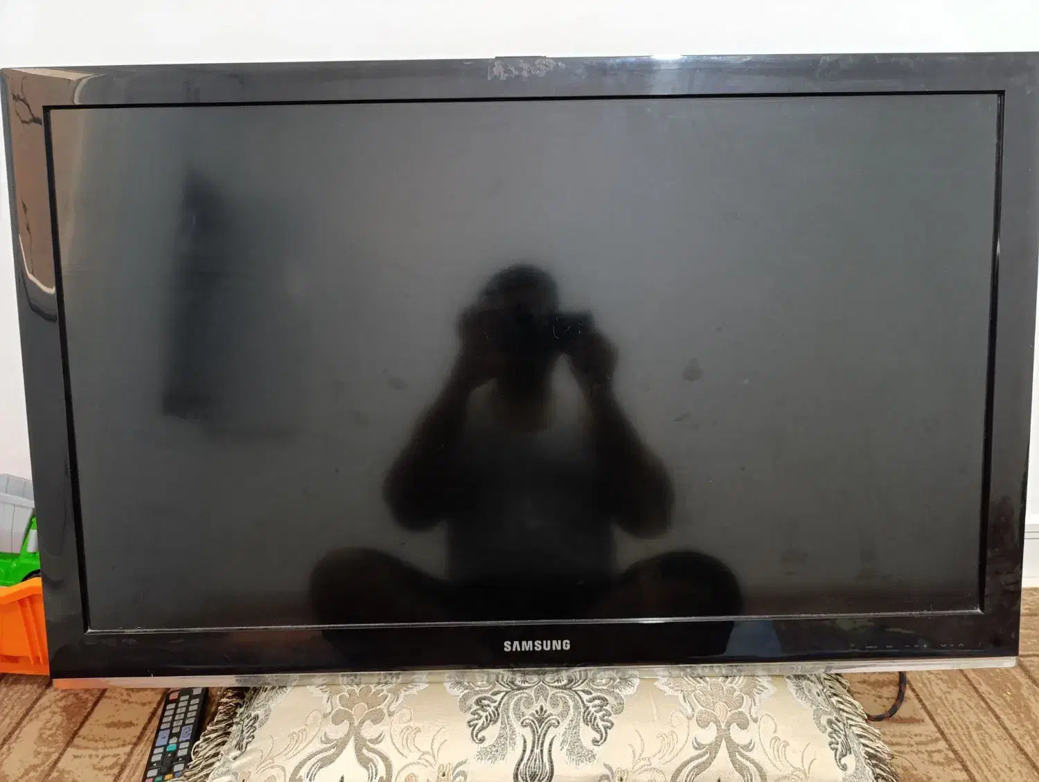 تلویزیون lcd سامسونگ 42اینچ|تلویزیون و پروژکتور|بندرعباس, |دیوار
