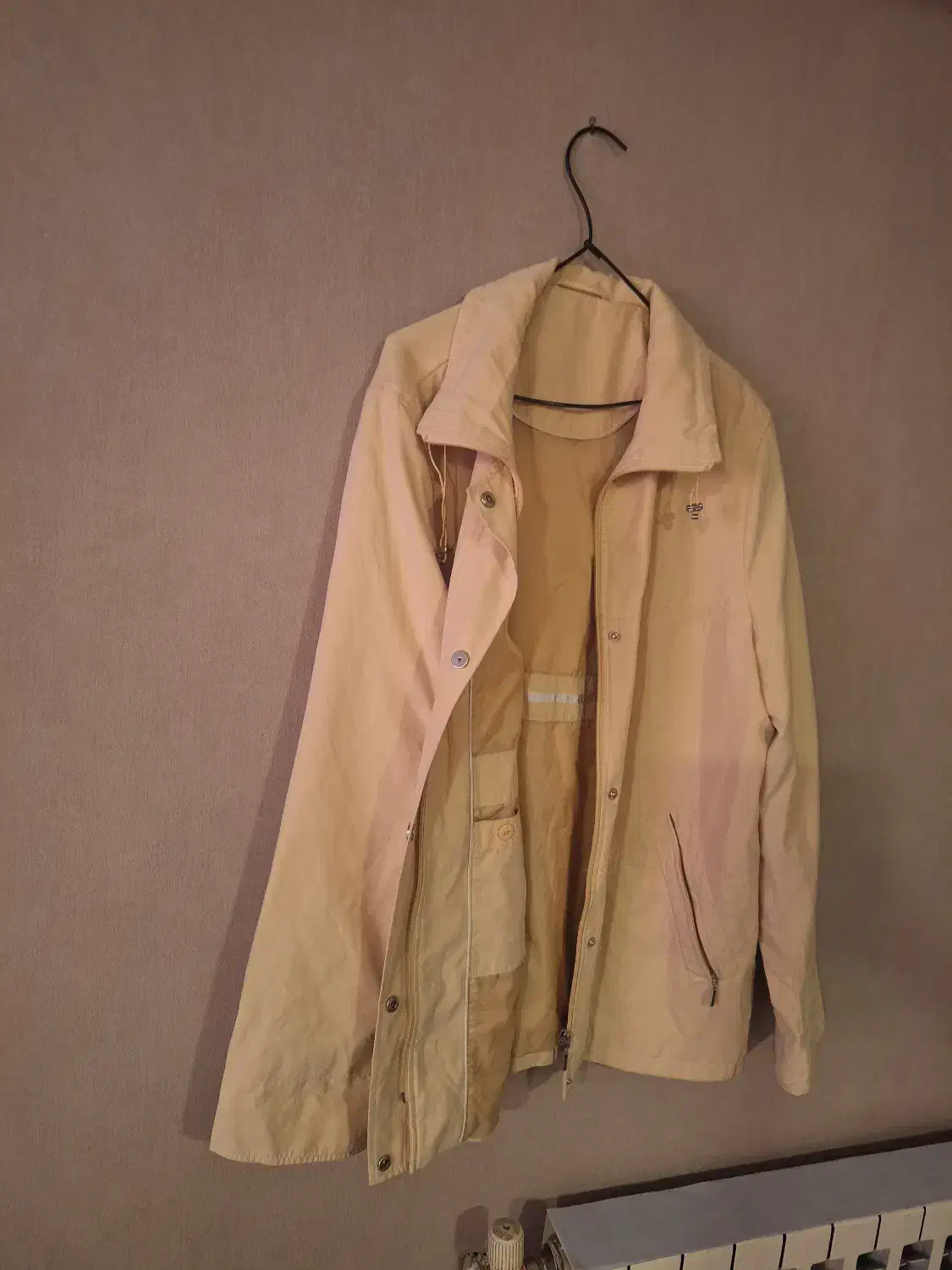 کاپشن پاییزه|لباس|شیراز, ملاصدرا|دیوار