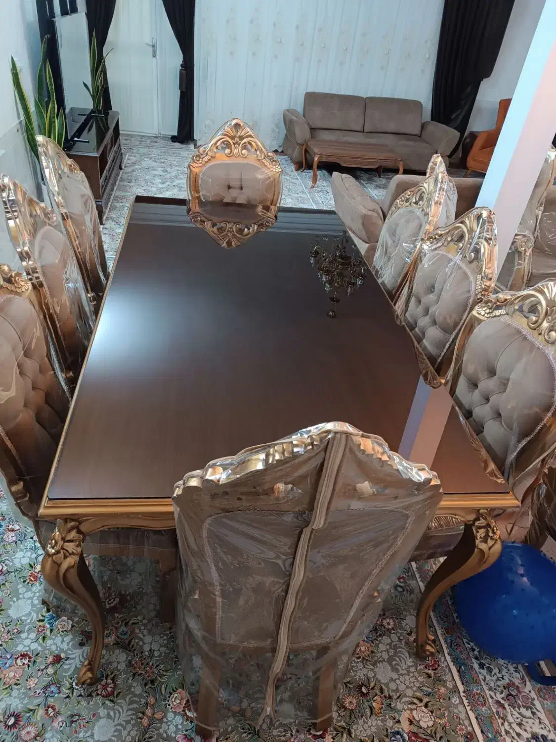 ناهارخوری سلطنتی ۸ نفره با کاور|میز و صندلی غذاخوری|تربت‌حیدریه, شهرک ولیعصر|دیوار