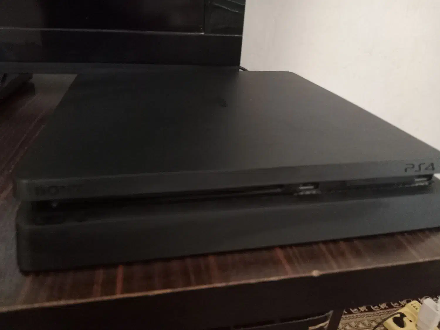 پی اس فور|کنسول، بازی ویدئویی و آنلاین|نیمبلوک, |دیوار