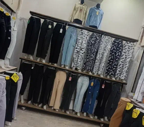 رگال مانکن پا زنانه و قفسه شلف دیواری|فروشگاه و مغازه|ری, هاشمآباد|دیوار