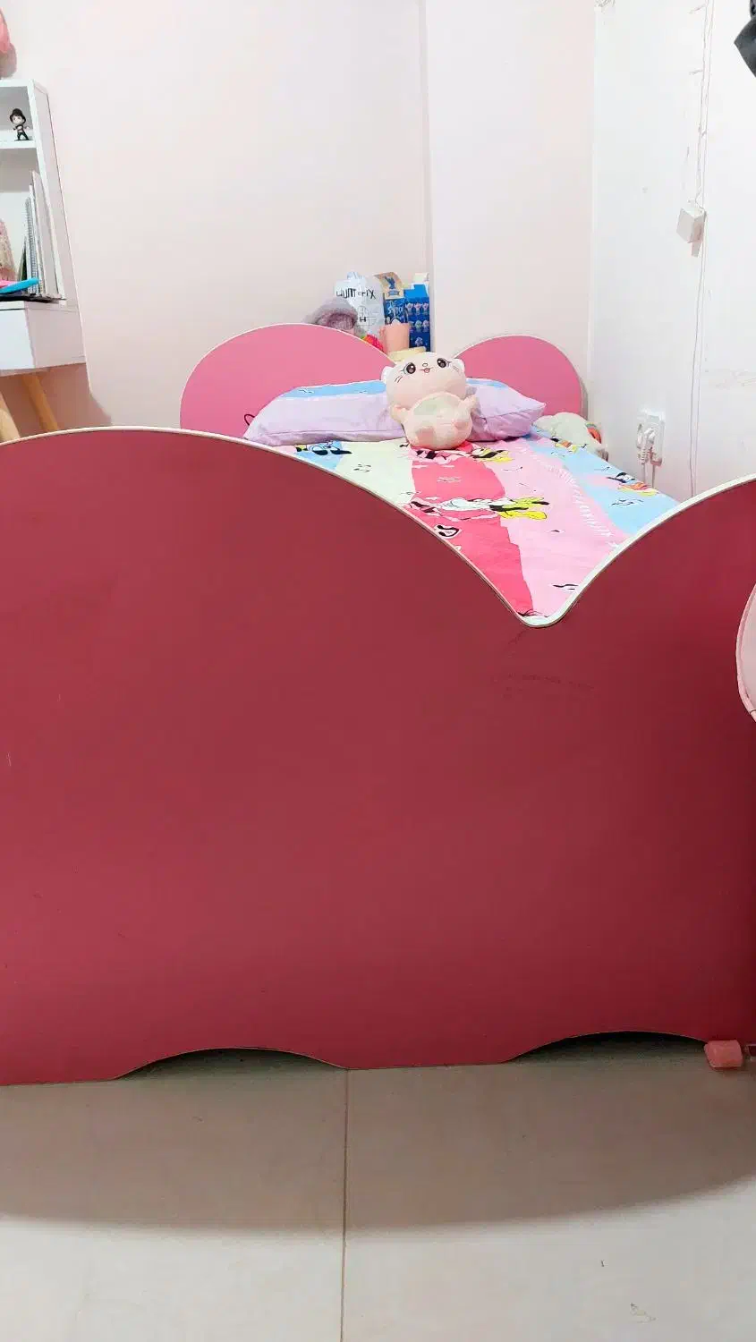 تخت نوزاد نوجوان|تخت و صندلی بچه|رشت, رودباری|دیوار