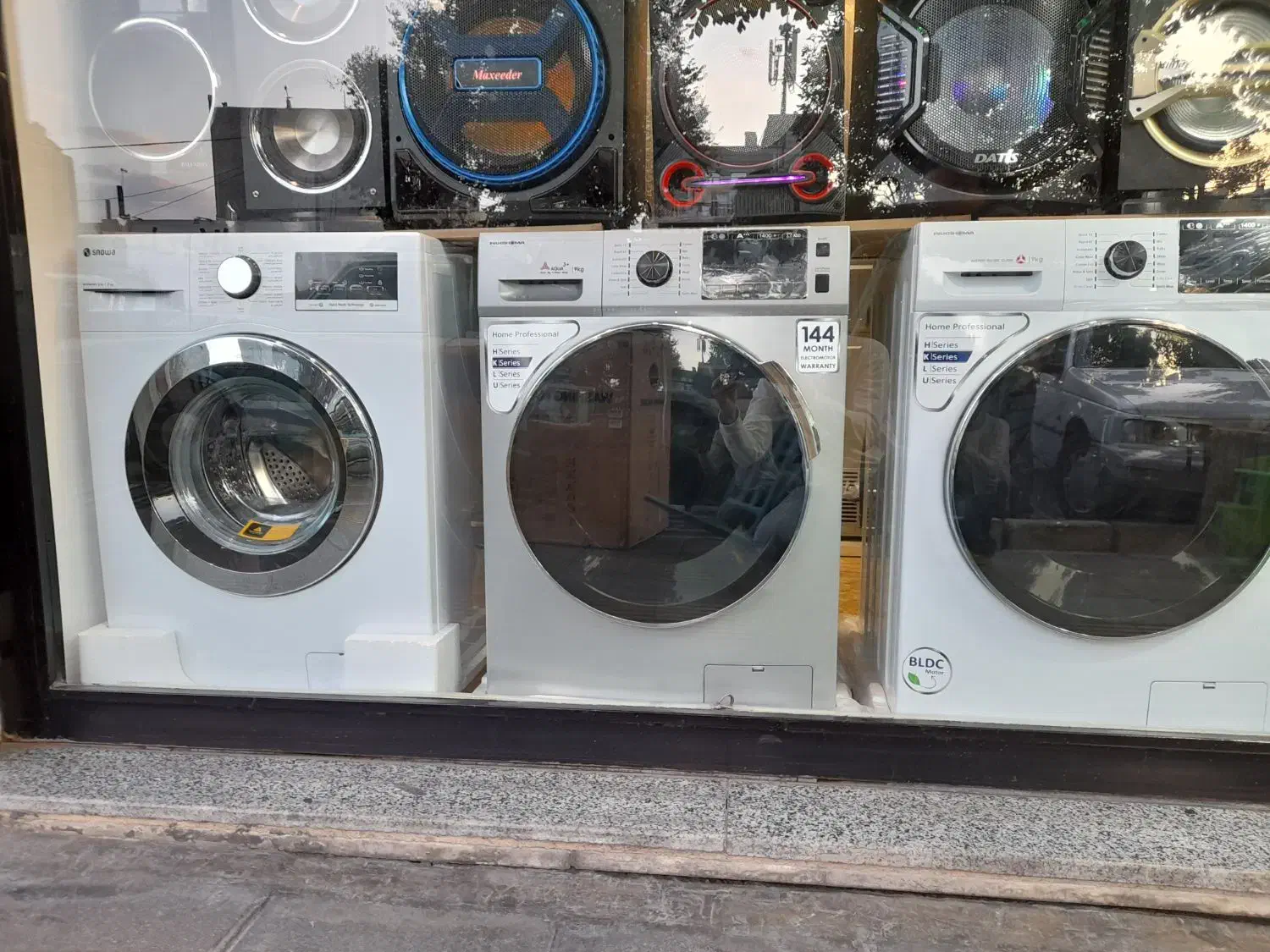 فروش و خرید لباسشویی|ماشین لباسشویی و خشککن لباس|قم, باغ کرباسی|دیوار