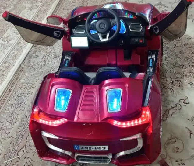 ماشین شارژی خوشکل|اسباب‌بازی بچه|شیراز, اصلاح‌نژاد|دیوار