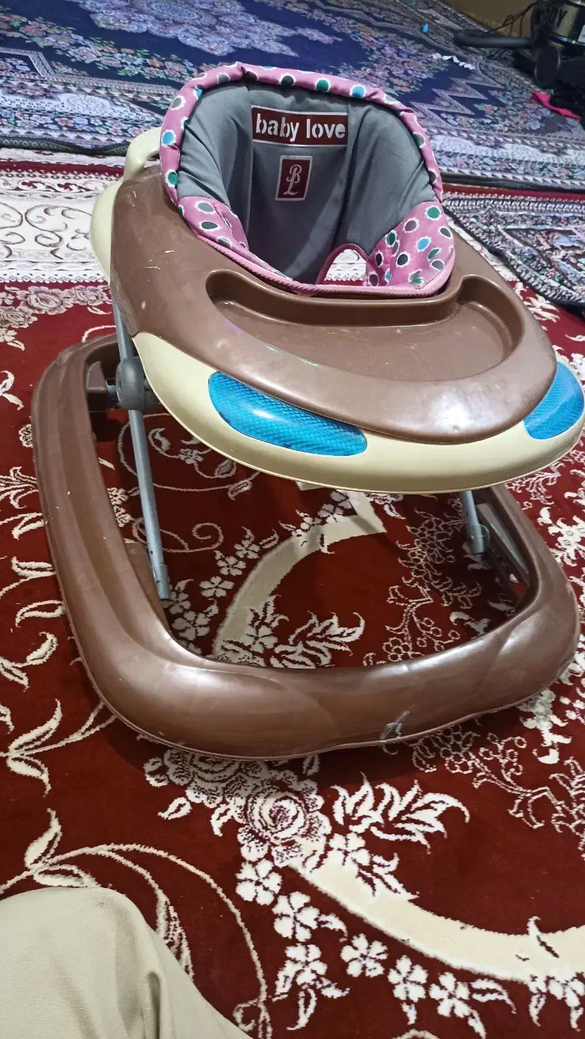 روروک بچه|اسباب‌بازی بچه|خرمشهر, |دیوار