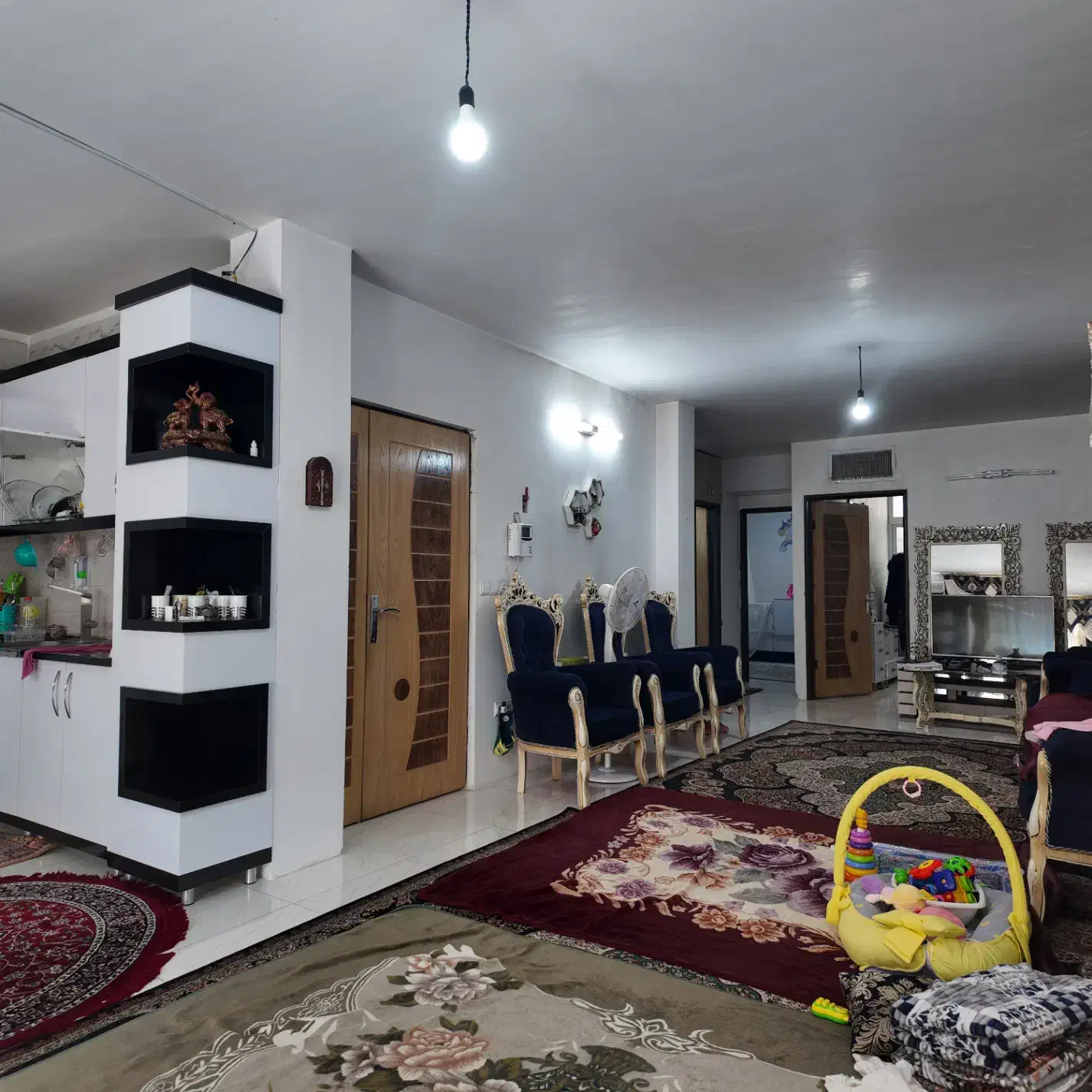 ویلایی درب حیاط ۲۷۵متر خ ابوریحان (۳ واحد)|فروش خانه و ویلا|اصفهان, شاه پسند|دیوار