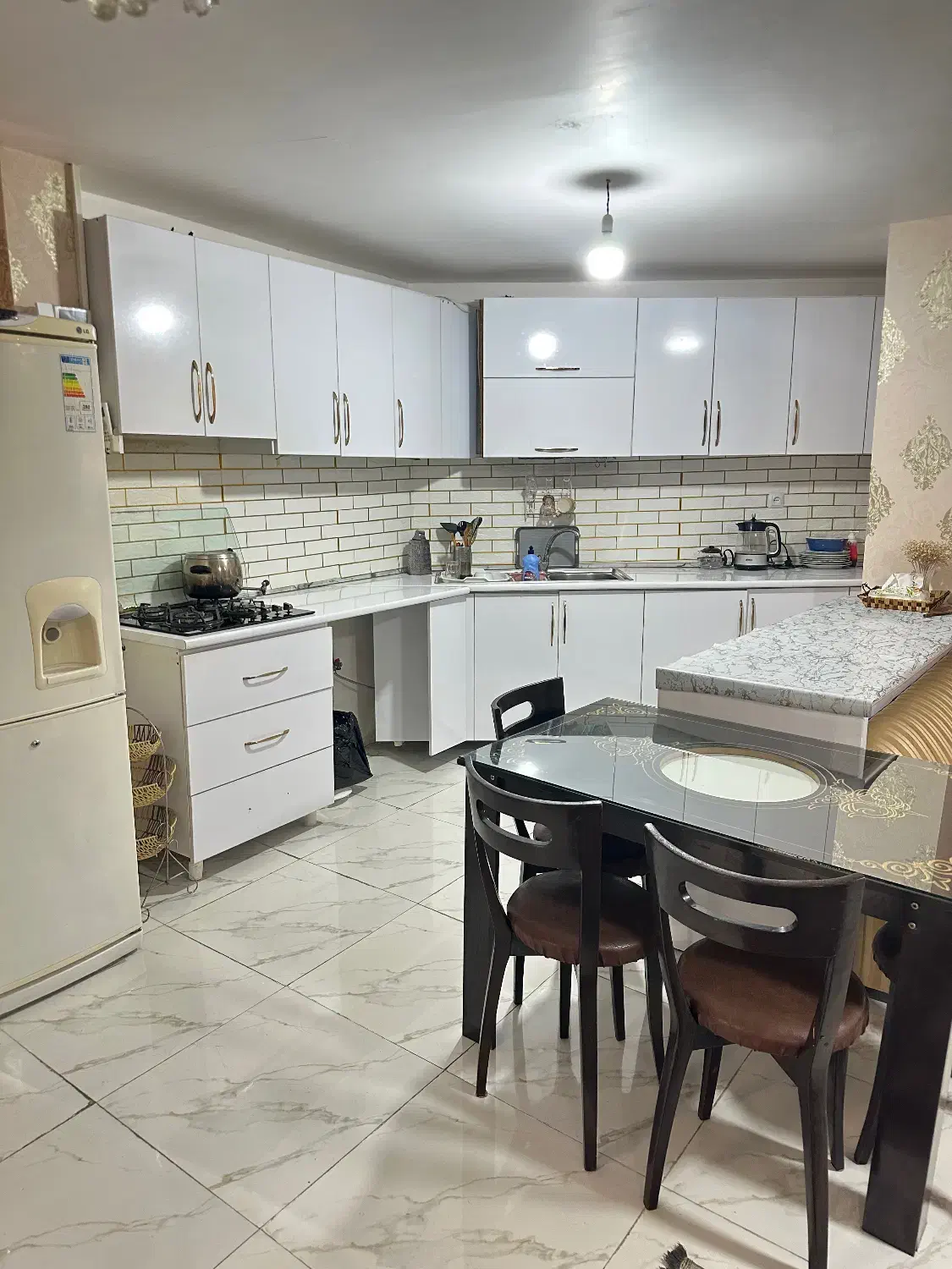 سویت اجاره روزانه جنب هتل صبوری|اجارهٔ کوتاه‌مدت آپارتمان و سوئیت|رشت, رودبارتان|دیوار