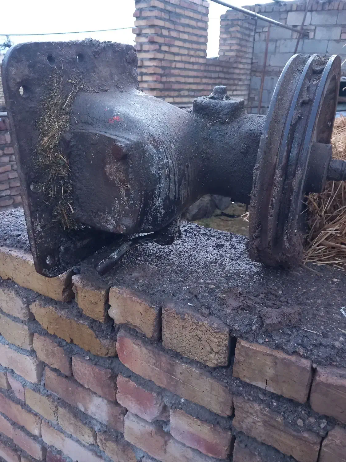 یک عدد اشف در حد نوکم کار مخصوص برای گشیدن اب چاه|قطعات یدکی و لوازم جانبی|سراب, |دیوار