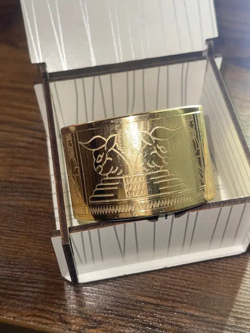 طلا تک پوش طرح هخامنشی|جواهرات|اندیشه, اندیشه فاز ۱|دیوار