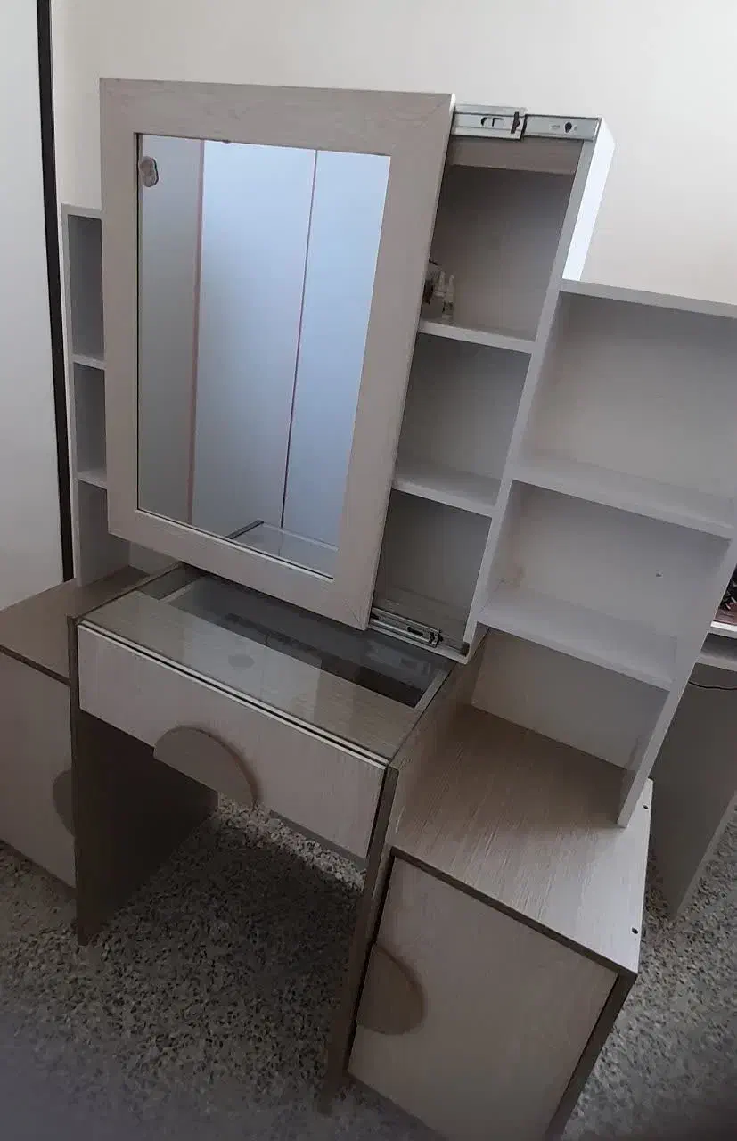 میز آرایشی وتحریر|میز تحریر و کامپیوتر|برخوار, |دیوار