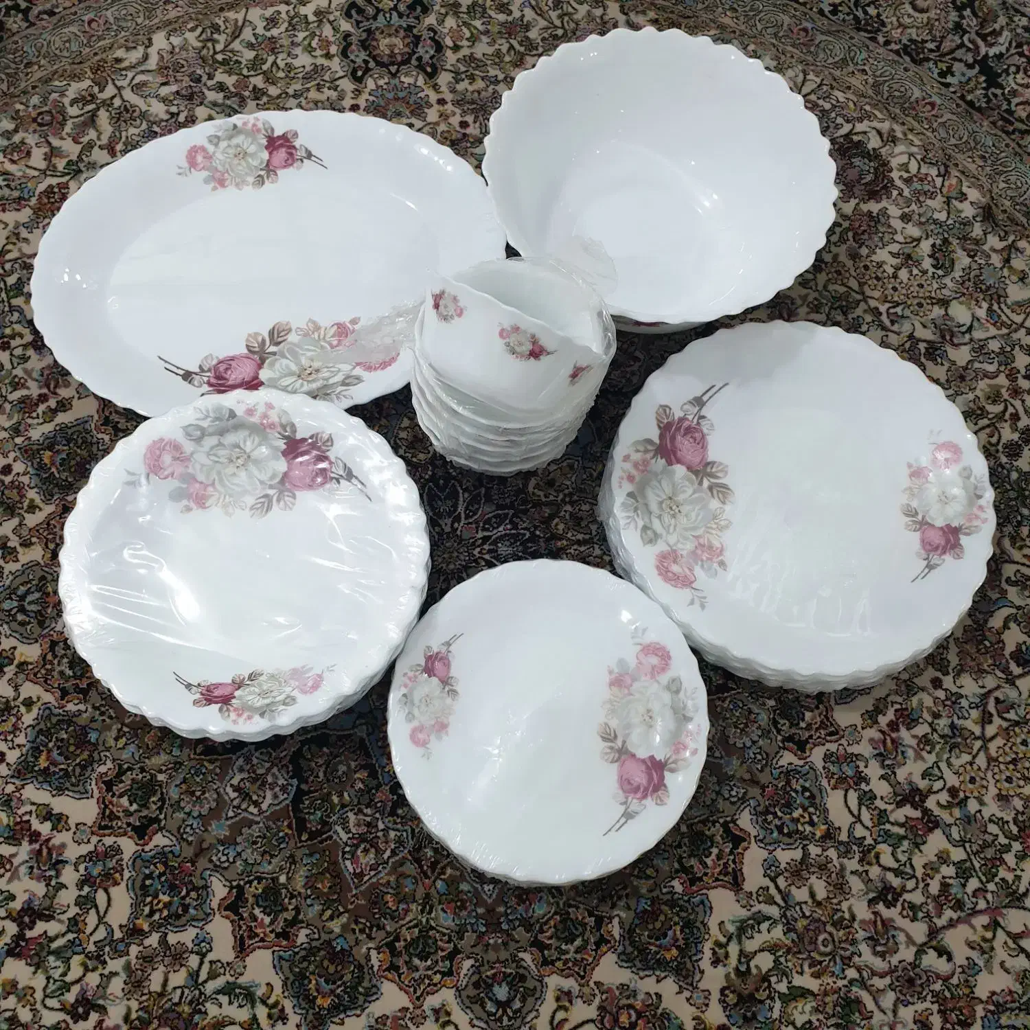 سرویس آکروپال ۲۶ پارچه (۶ نفره)|ظروف سرو و پذیرایی|کرمانشاه, |دیوار