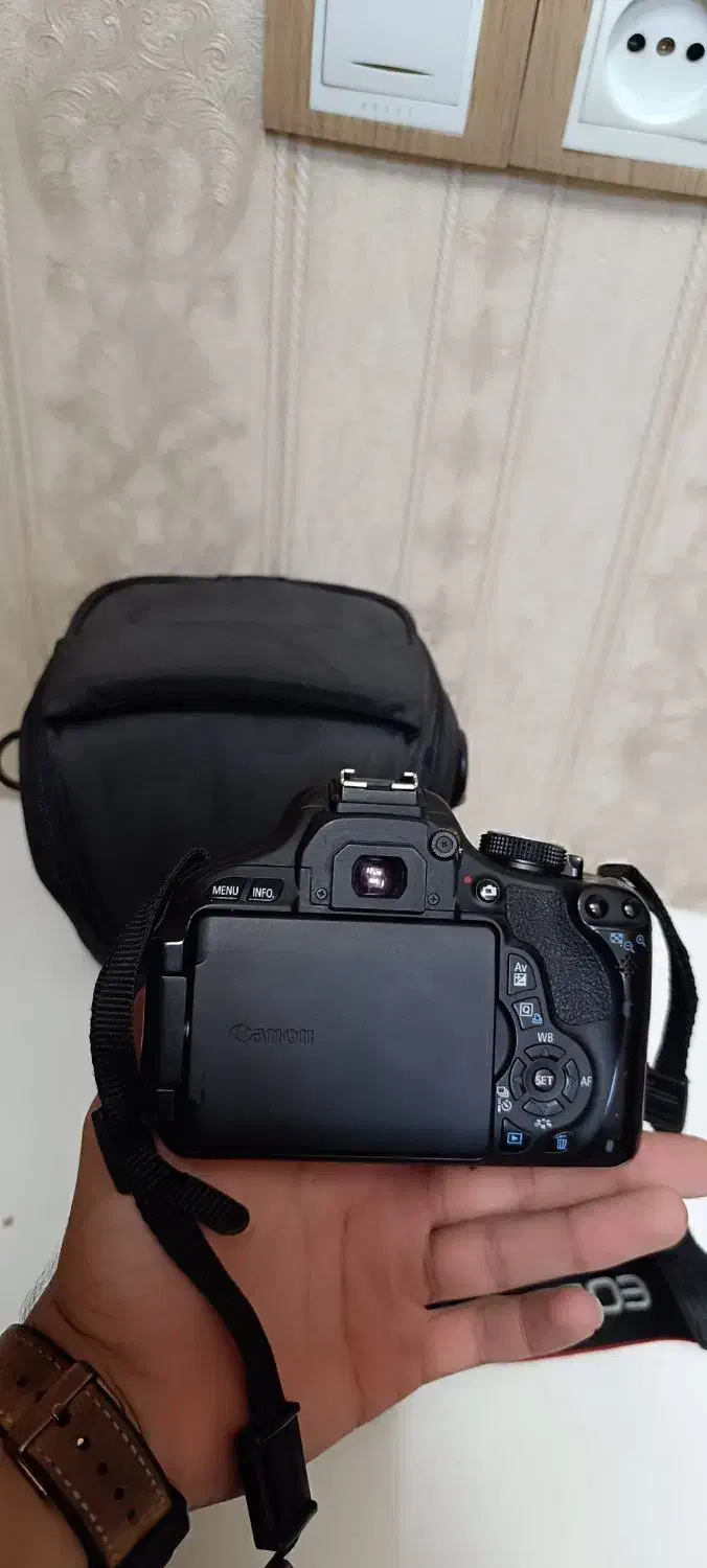 دوربین عکاسی کانن 600D|دوربین عکاسی و فیلم‌برداری|زاهدان, |دیوار