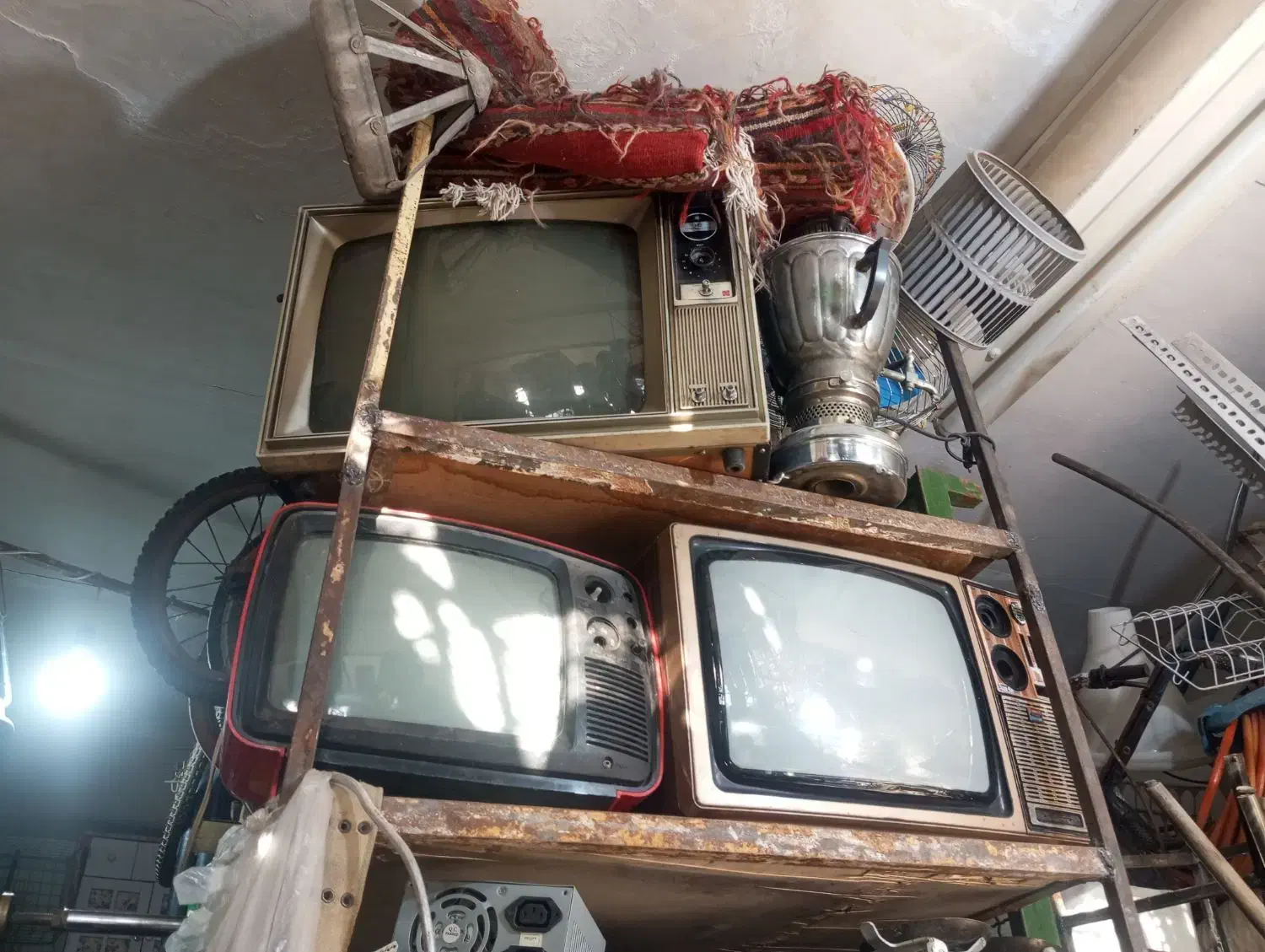 تلویزیون سیاه و سفید و رنگی|تلویزیون و پروژکتور|قوچان, |دیوار