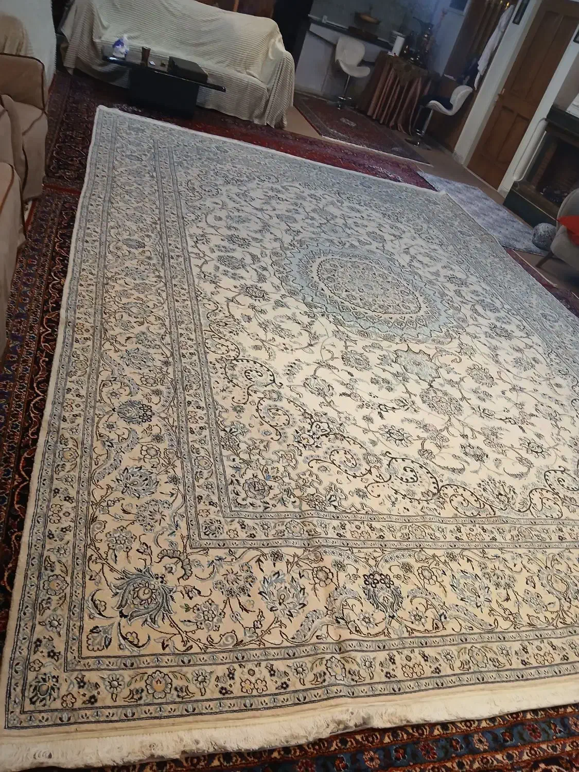 فرش دستباف ۱۸ متری|فرش|اصفهان, ملاصدرا|دیوار