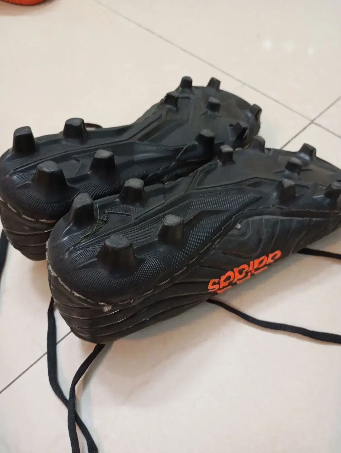 کفش فوتبال چمنی مارک آدیداس ویتنامی اصل|تجهیزات ورزشی|اندیشه, اندیشه فاز ۱|دیوار