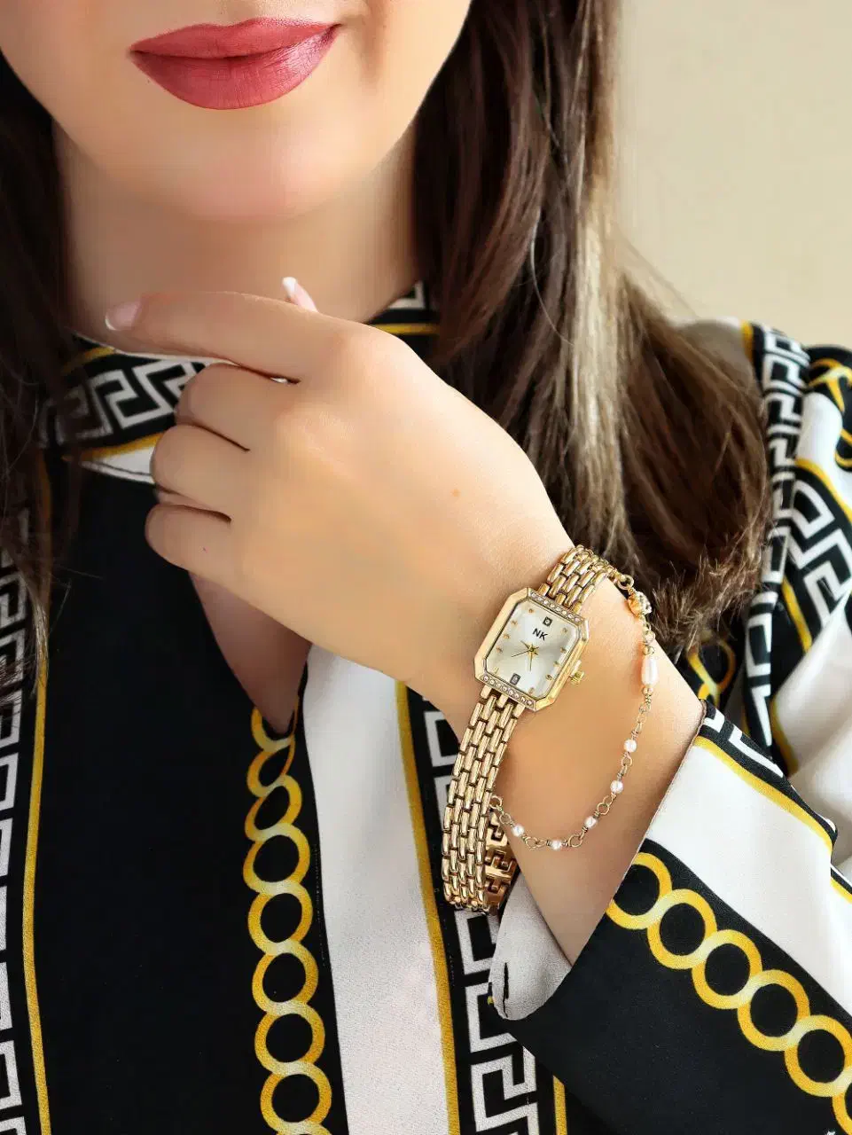 *ساعت شیک دخترانه و زنانه فلزی نگین دار|ساعت|اصفهان, امامزاده اسماعیل|دیوار