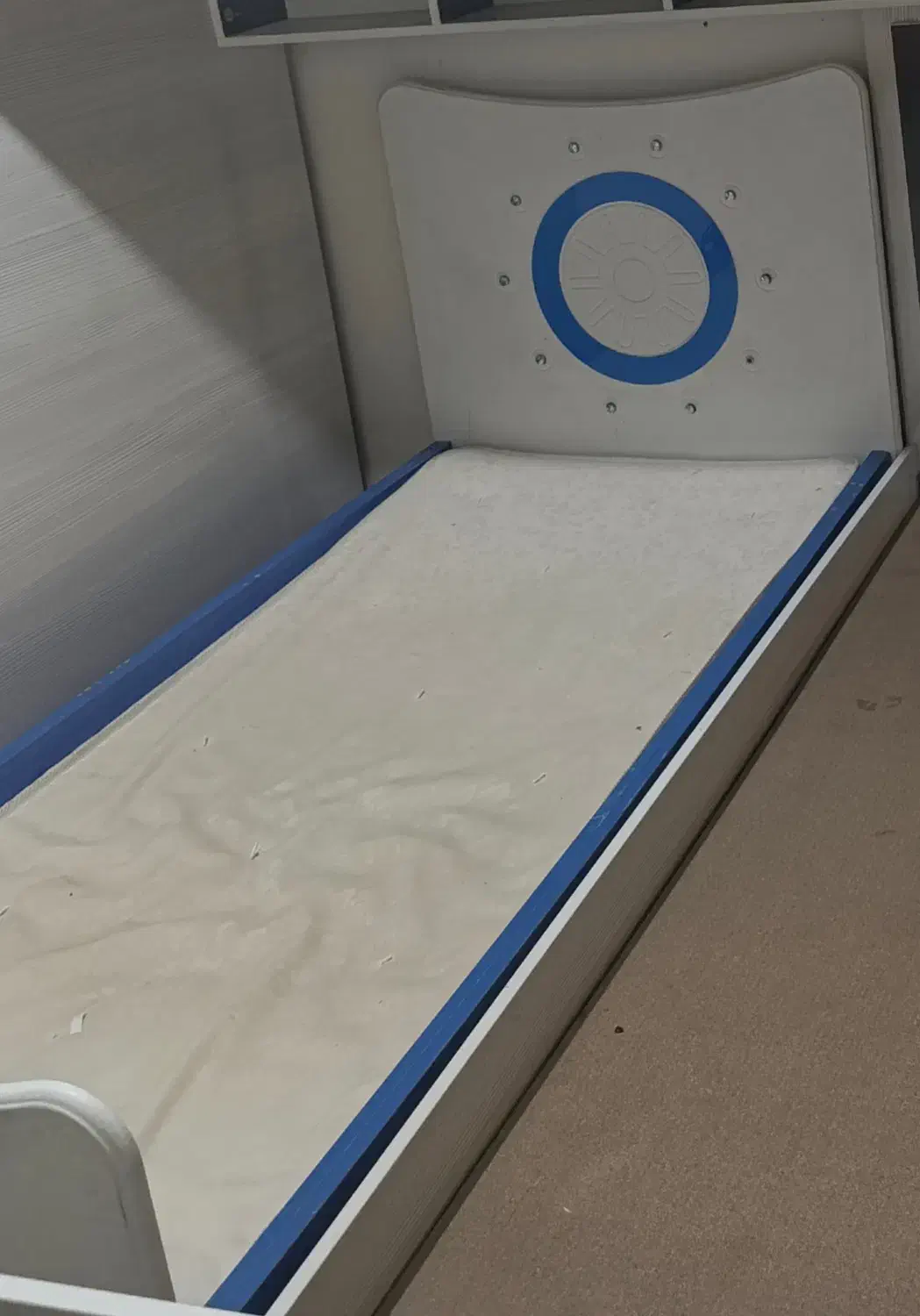 سرویس خواب نوجوان|تخت و سرویس خواب|اصفهان, قلعه طبره|دیوار