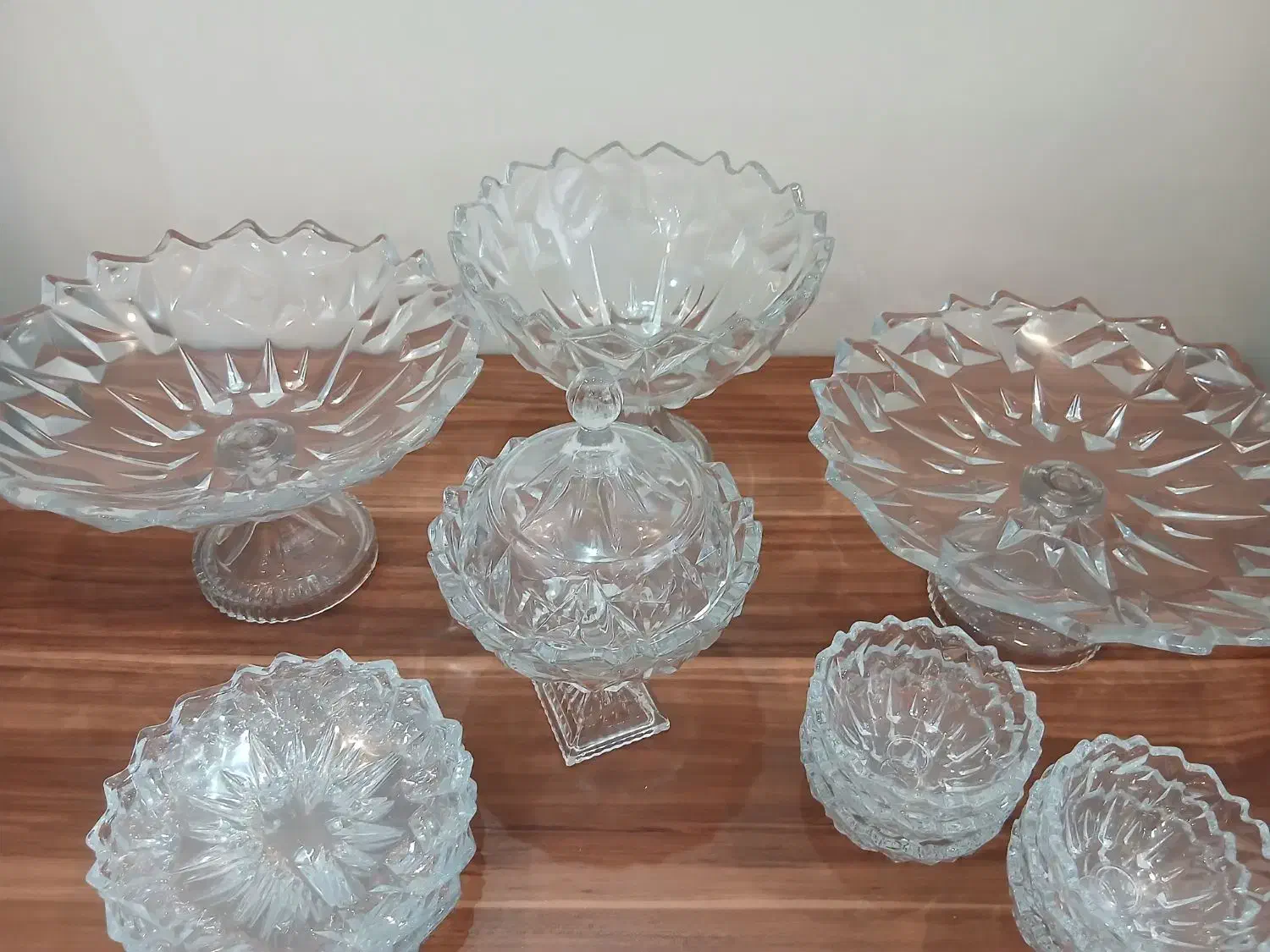 ست کامل پذیرایی کریستال کارتون دار|ظروف سرو و پذیرایی|شاهینشهر, خانه کارگر|دیوار