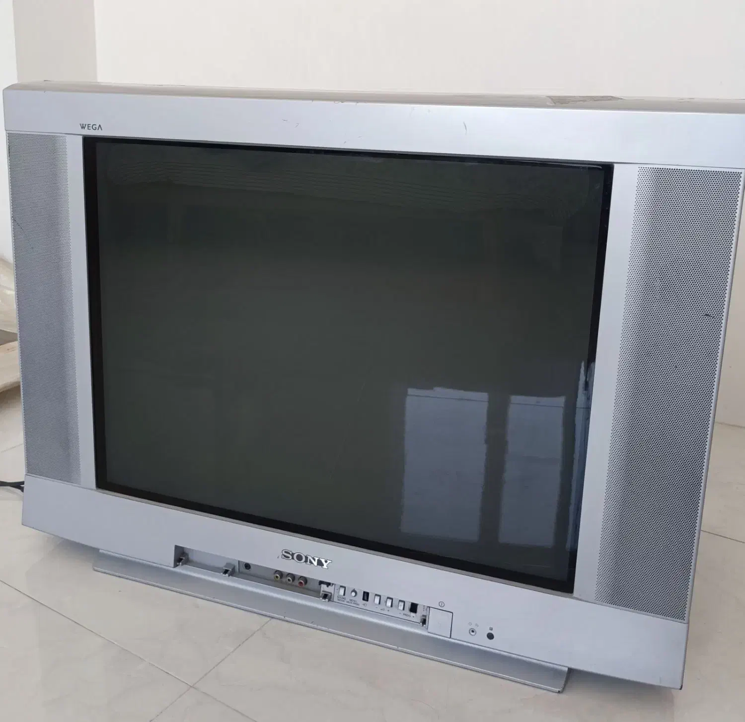 تلویزیون در حد نو|تلویزیون و پروژکتور|شیروان (خراسان), |دیوار