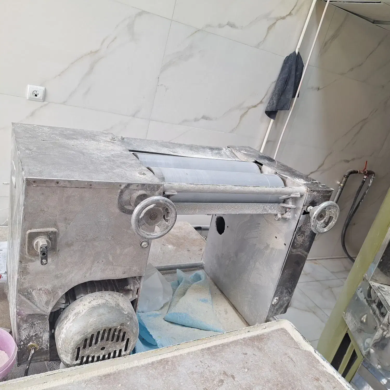 یک دستگاه غلطک پهن کن|ماشین‌آلات صنعتی|تبریز, |دیوار