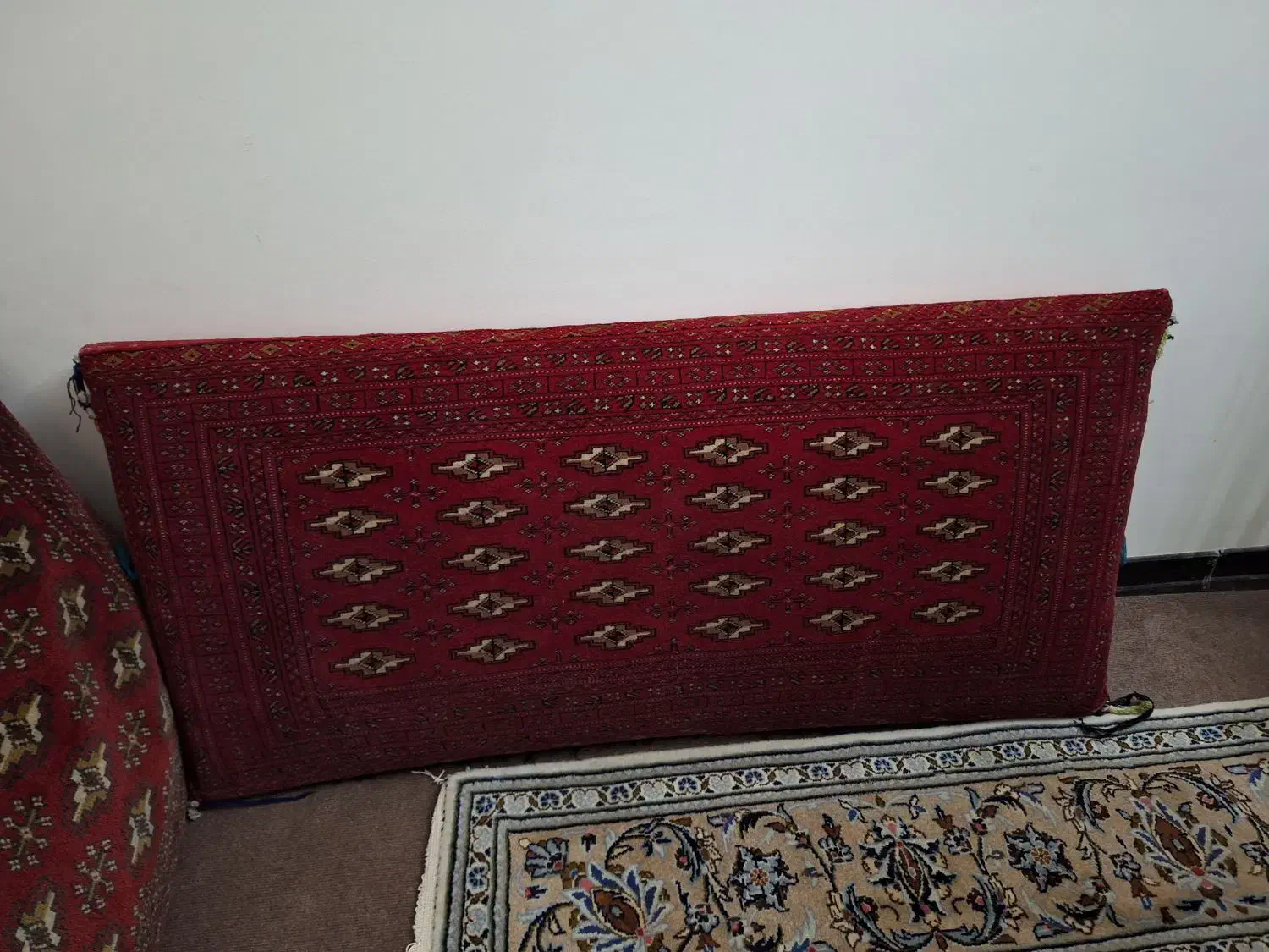 پشتی فرشی دست بافت|پشتی|تهران, مرزداران|دیوار