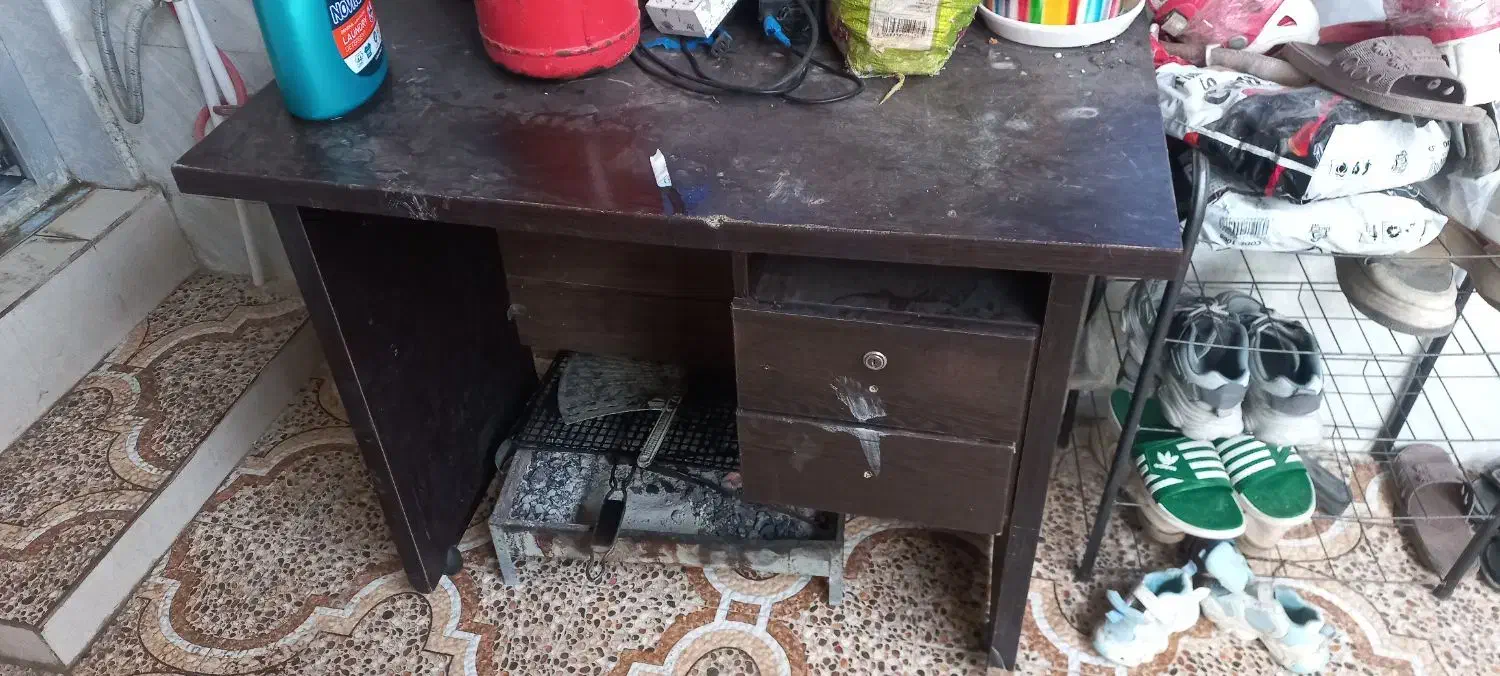 میز. اداری  چوبی|میز تحریر و کامپیوتر|بندر امام خمینی, |دیوار