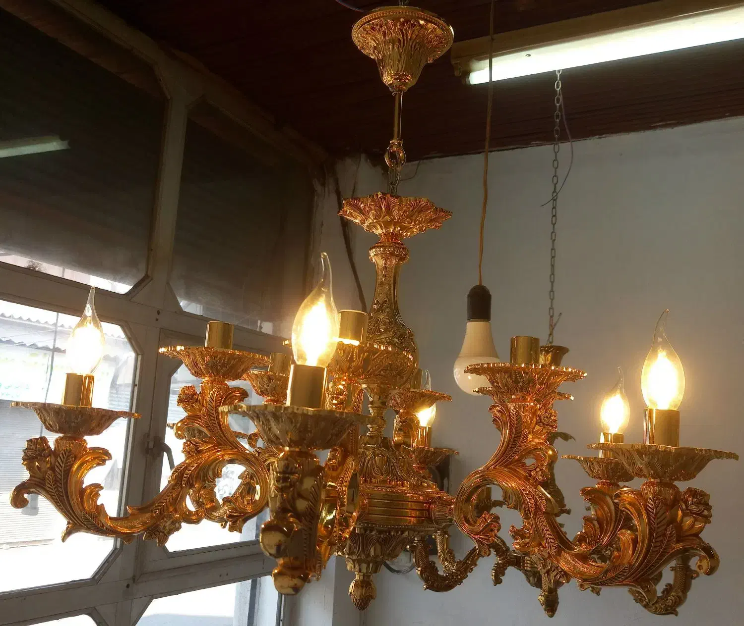 لوستر آرامیس طلایی|لوستر و چراغ آویز|رشت, حافظ آباد|دیوار