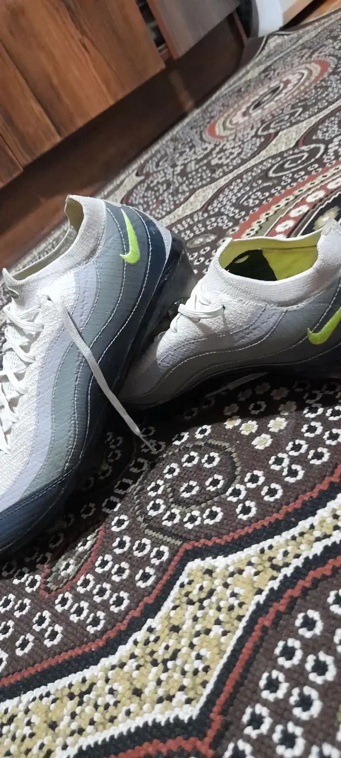 کفش فوتبال (استوک)|کیف، کفش، کمربند|رشت, انصاری|دیوار