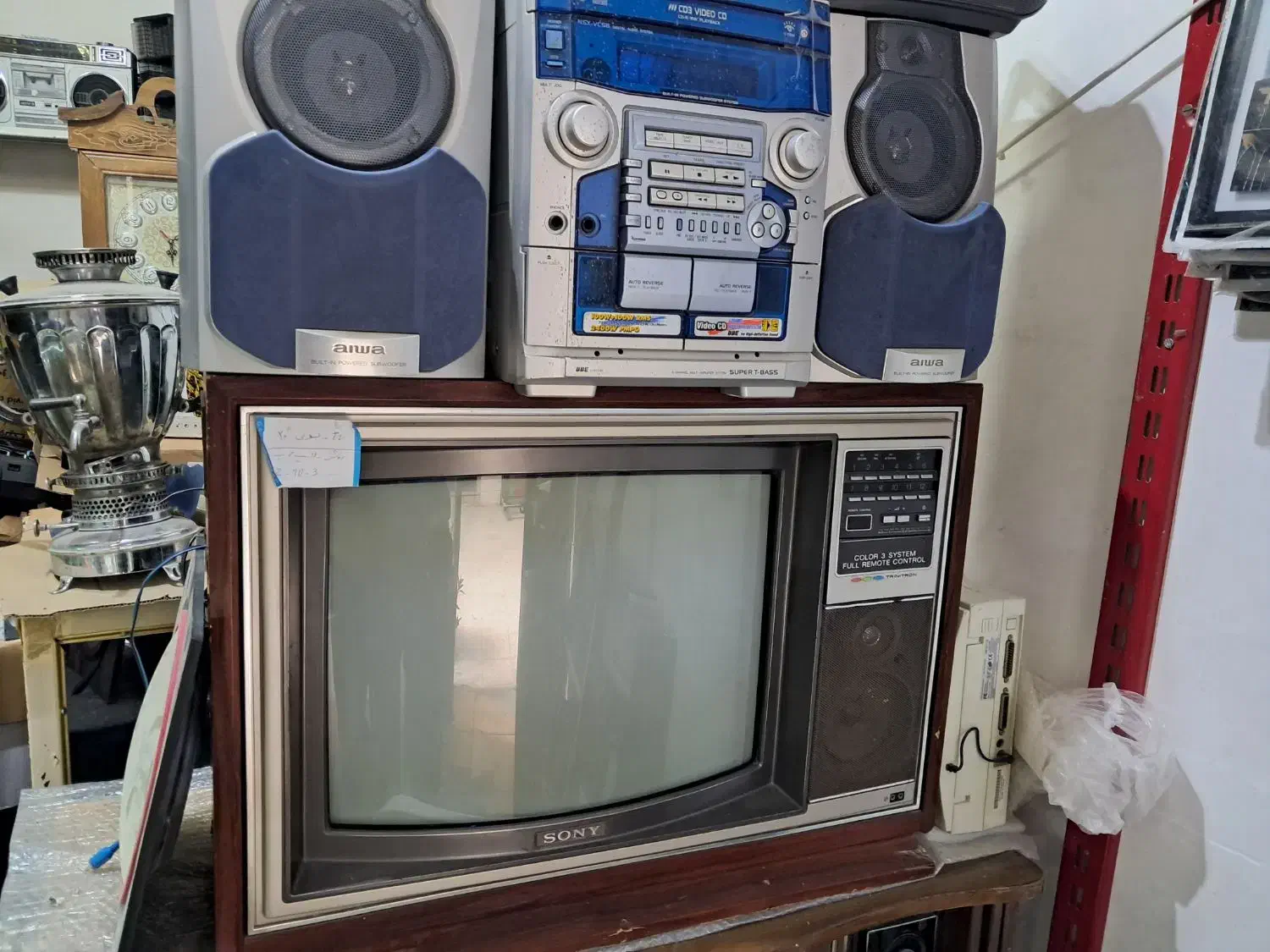 تلویزیون قدیمی ضبط صوت|کلکسیون اشیاء عتیقه|فسا, |دیوار