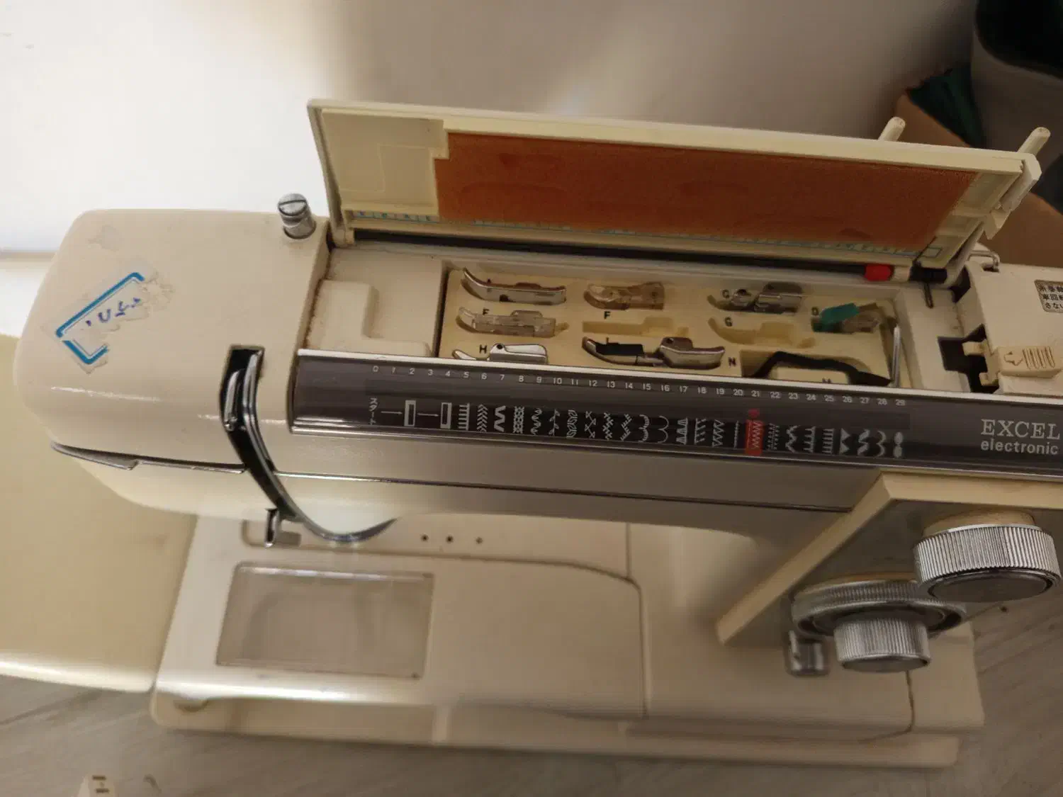 چرخ ژانومه 815|چرخ خیاطی و ریسندگی|گناباد, |دیوار