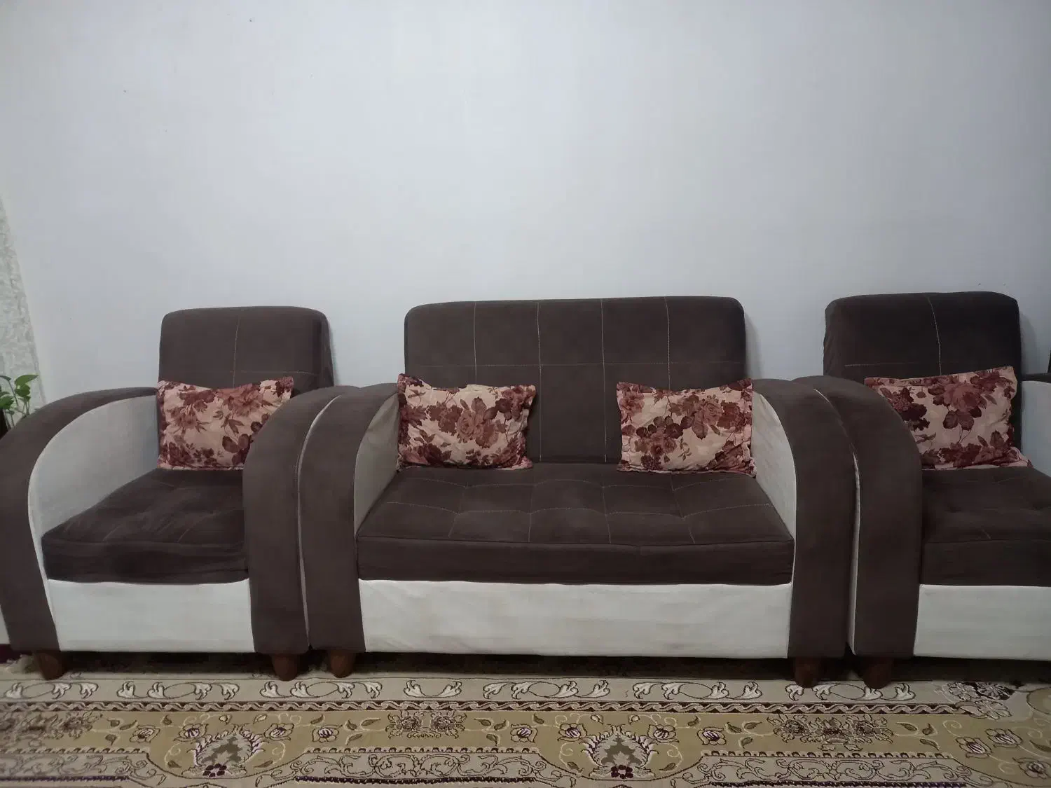 مبل ۷نفره سالم|مبلمان خانگی و میز عسلی|رشت, کوی مهر|دیوار