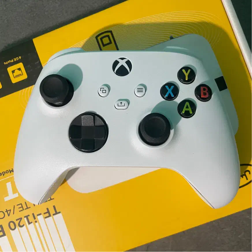 دسته اصلی ایکس باکس سری ایکس Xbox series X|کنسول، بازی ویدئویی و آنلاین|کرمان, |دیوار