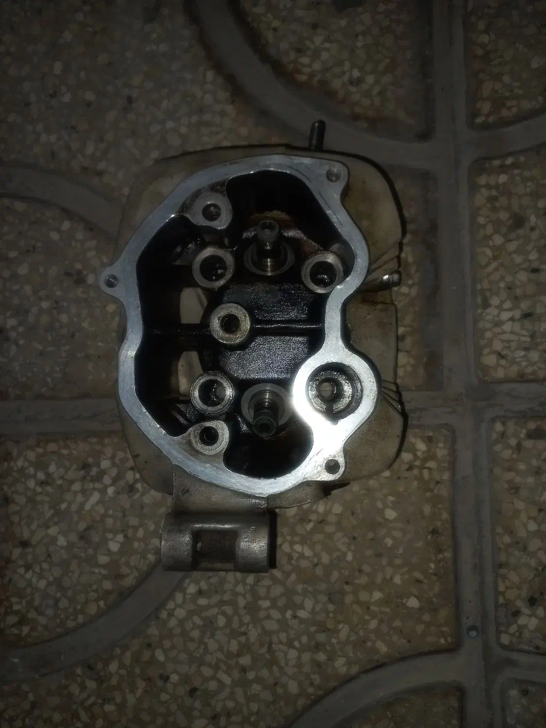 لوازم یدکی هندا ۱۲۵دوشاخ عقب سر سرسیلندر|قطعات یدکی و لوازم جانبی|شیراز, شاهچراغ|دیوار