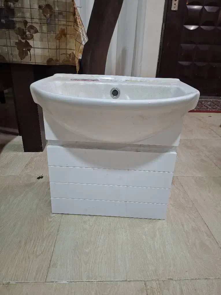 روشویی و بخاری نو نو استفاده نشده|بخاری، هیتر، شومینه|چمستان, |دیوار