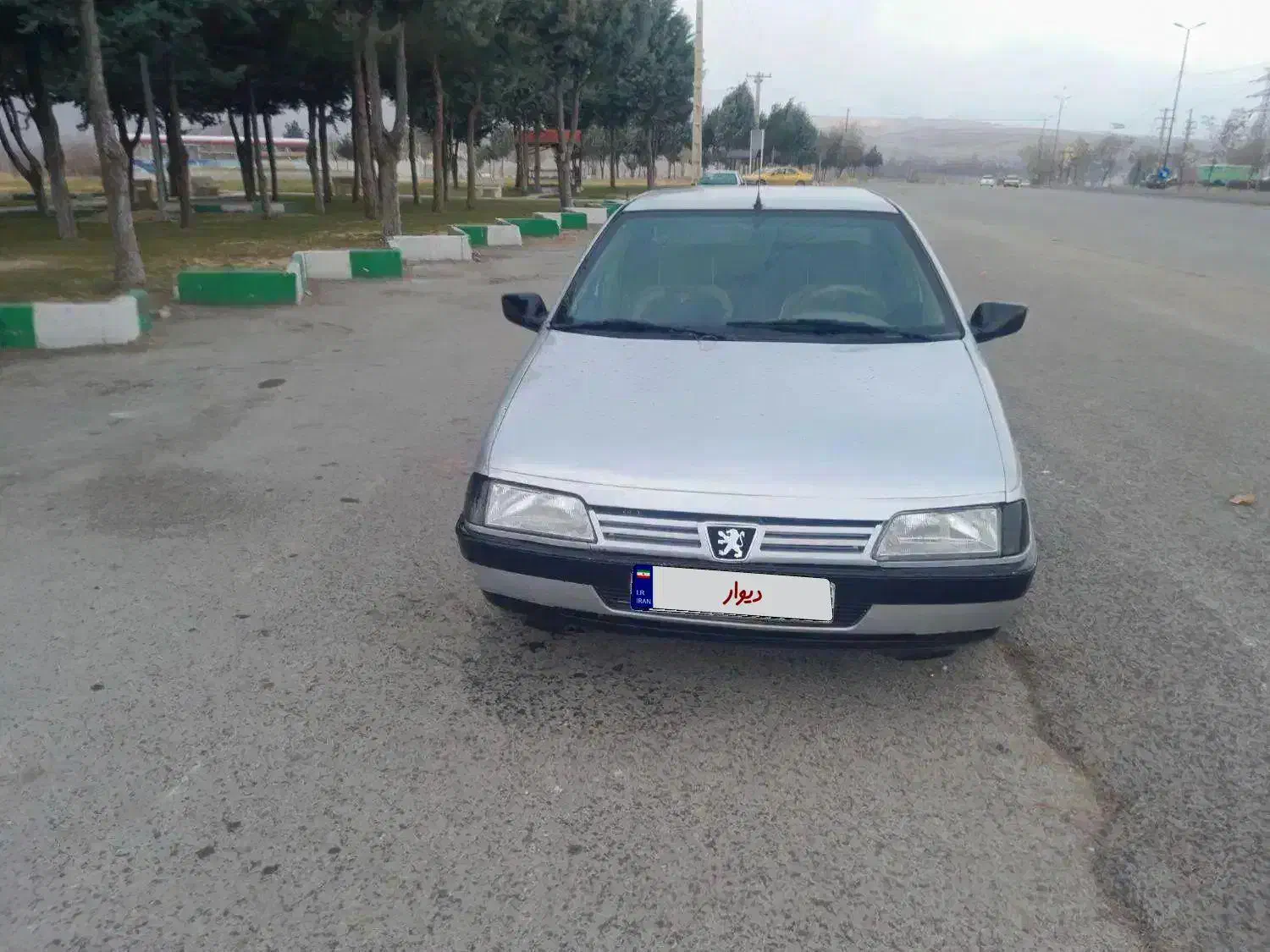 پژو۴۰۵|خودرو سواری و وانت|بروجرد, |دیوار