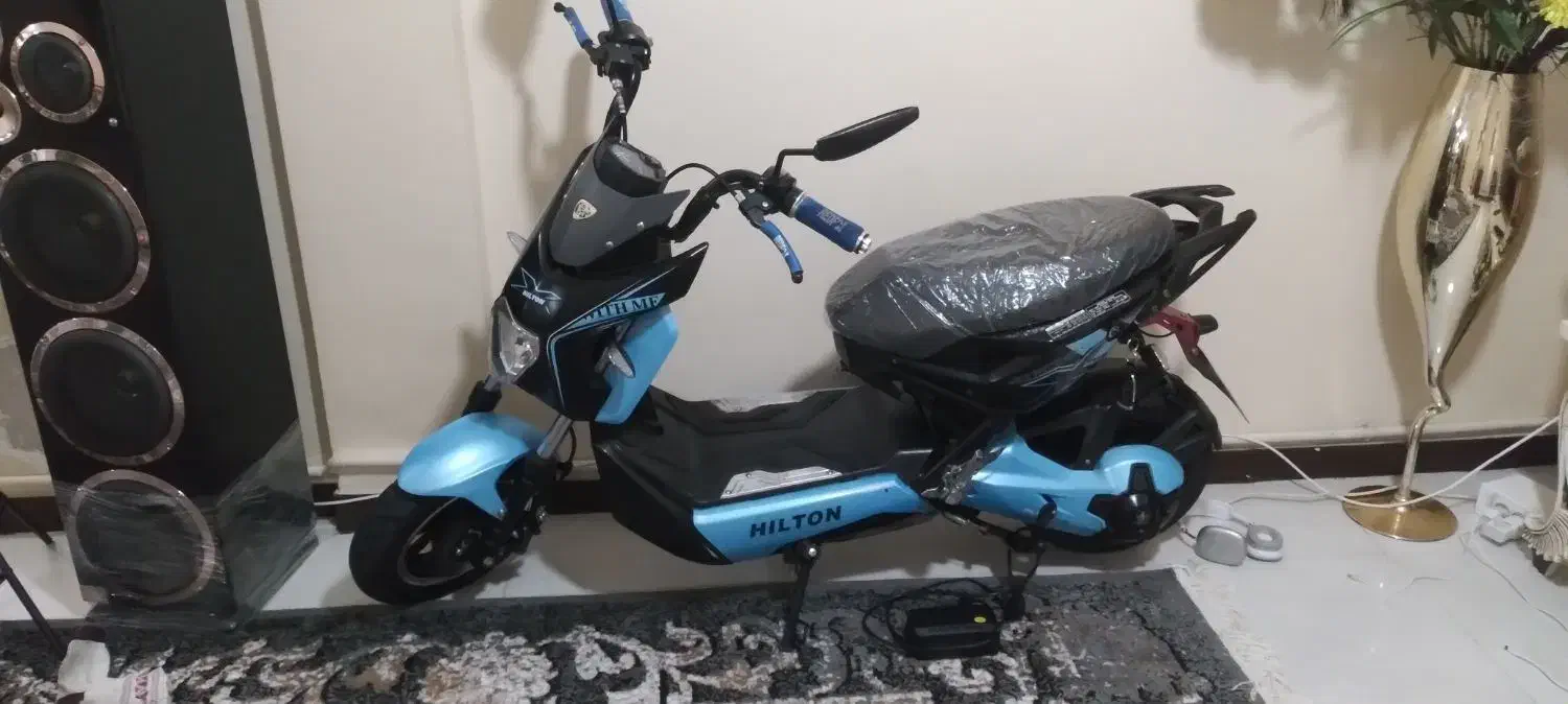 موتور برقی هیلتون درحدصفرسنددار استسنائی مدارک دار|موتورسیکلت|تهران, بهداشت|دیوار