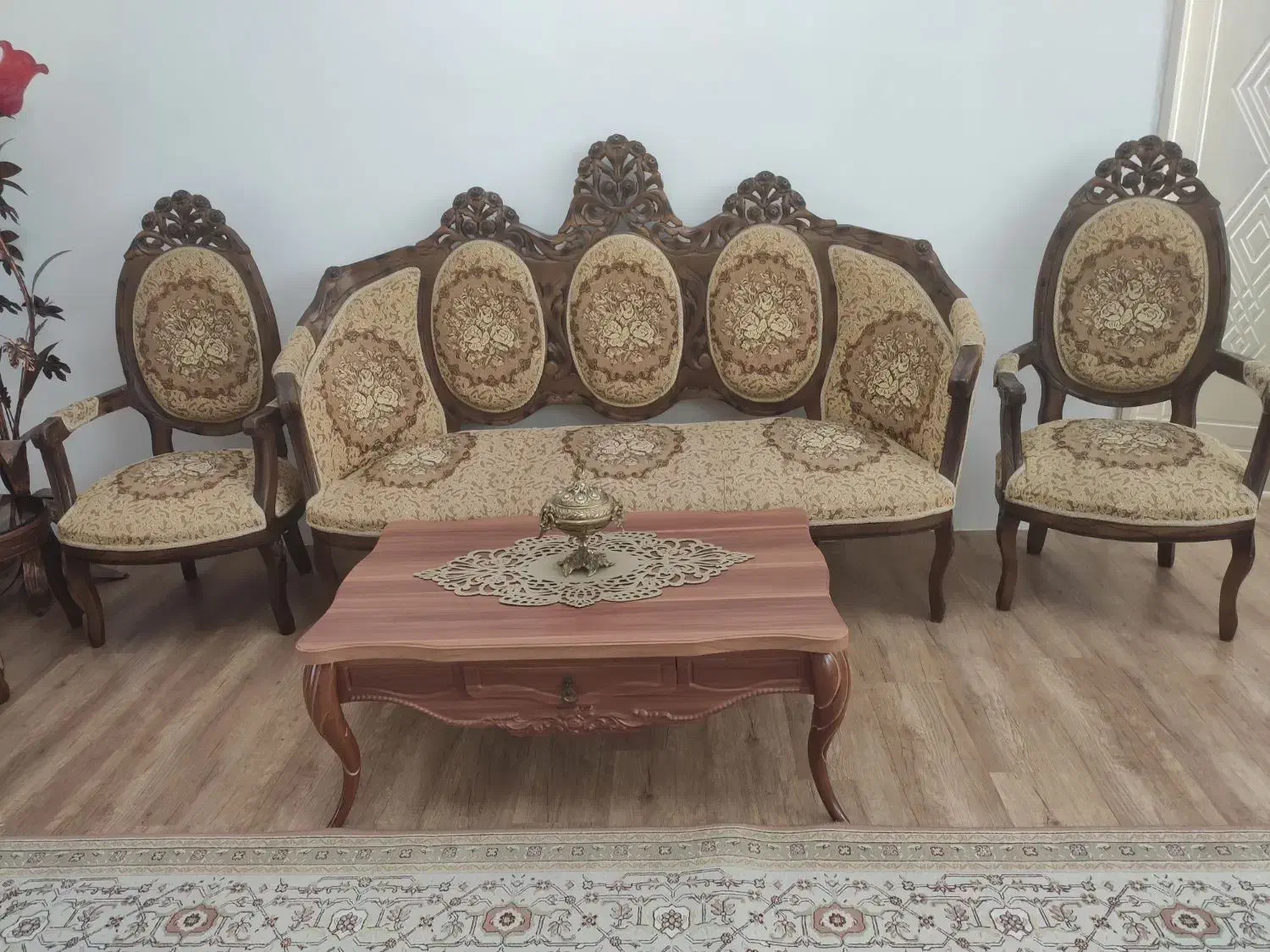 مبل فرحی|مبلمان خانگی و میز عسلی|مراغه, |دیوار