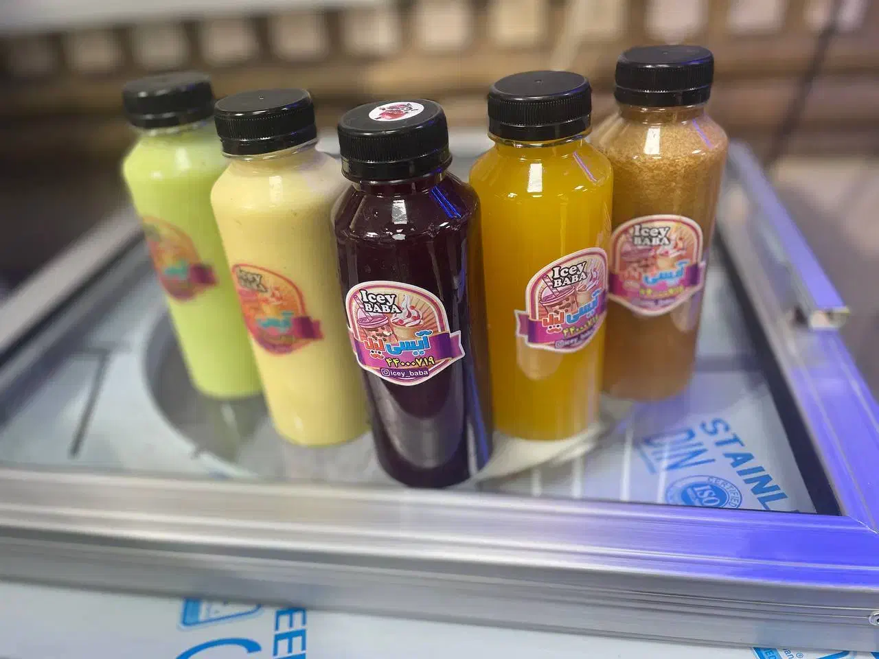 استخدام نیروی آبمیوه بستنی حقوق عالی|استخدام خدمات فروشگاه و رستوران|تهران, فردوس|دیوار