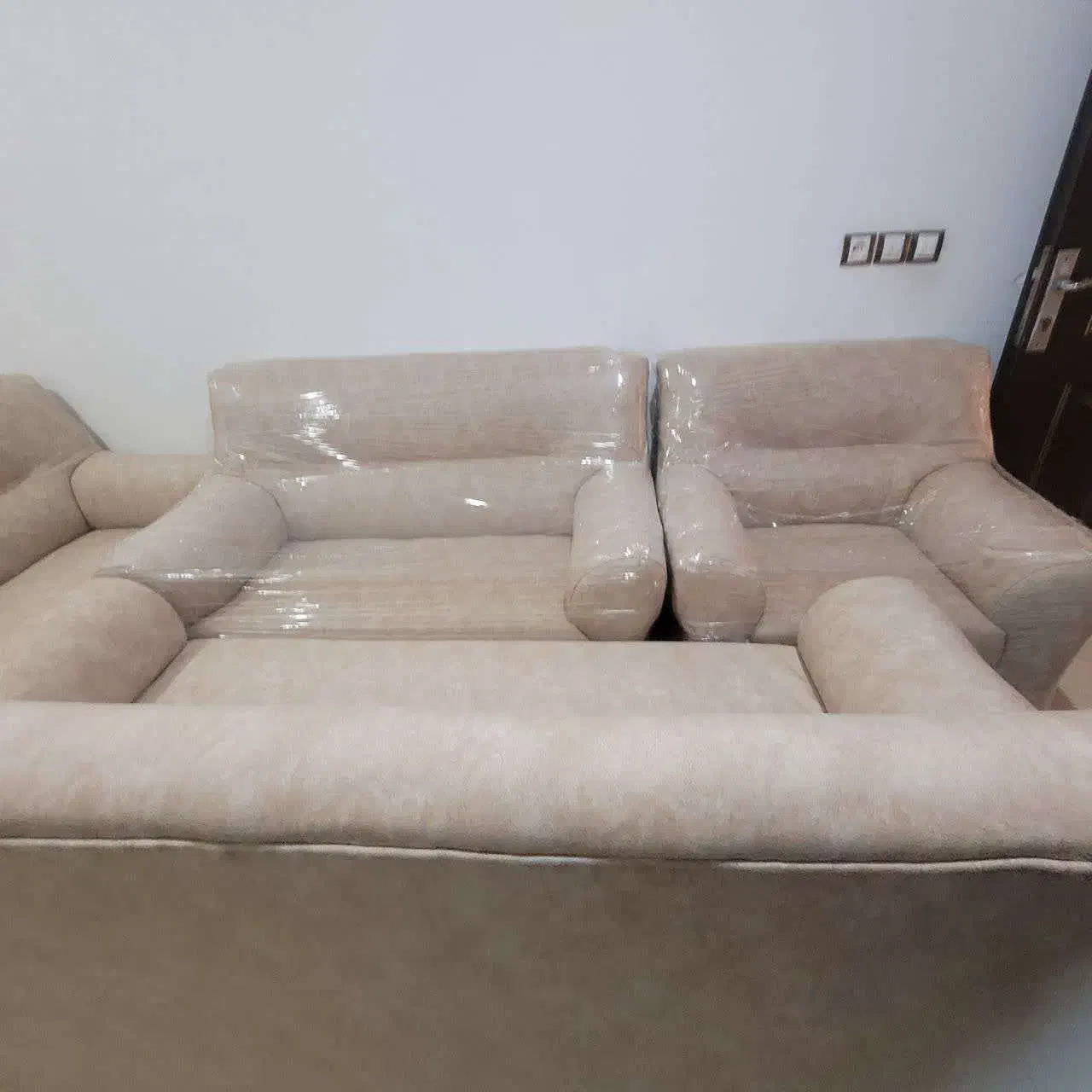 مبل نه نفره نو|مبلمان خانگی و میز عسلی|گنبد کاووس, |دیوار